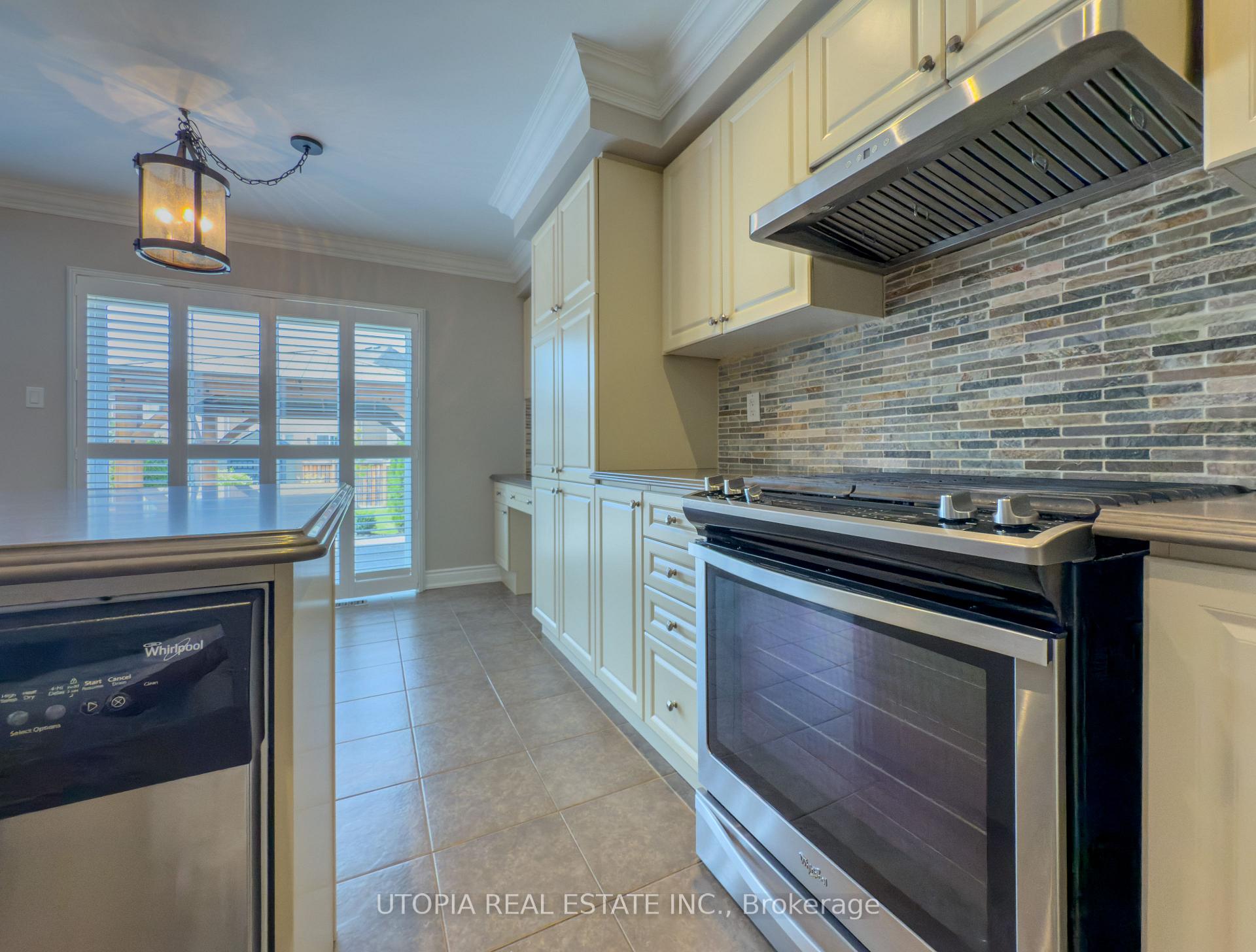 Photo 17 of 259 Mortimer Crescent, Milton, Harrison — HOMEH