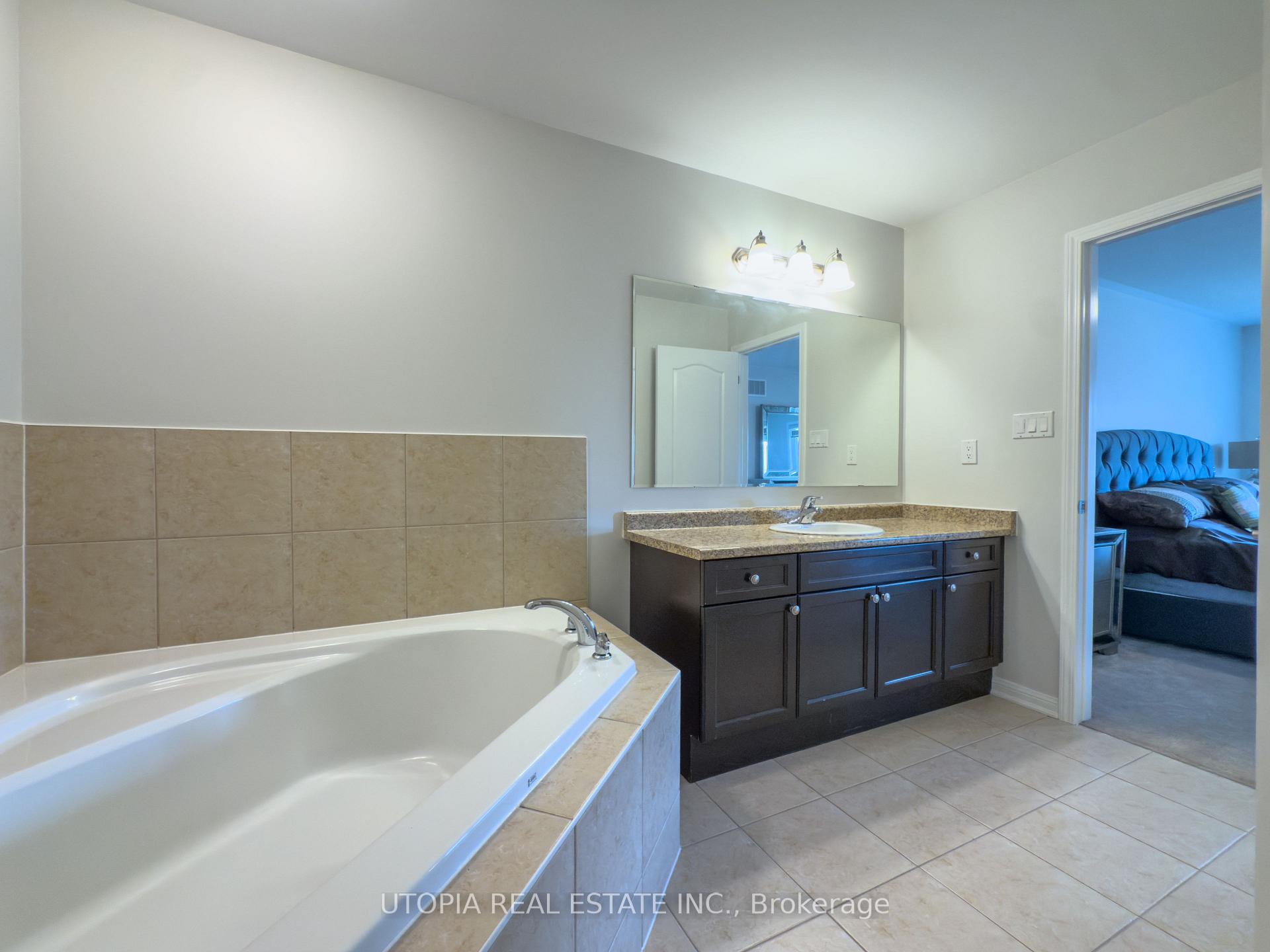 Photo 38 of 259 Mortimer Crescent, Milton, Harrison — HOMEH
