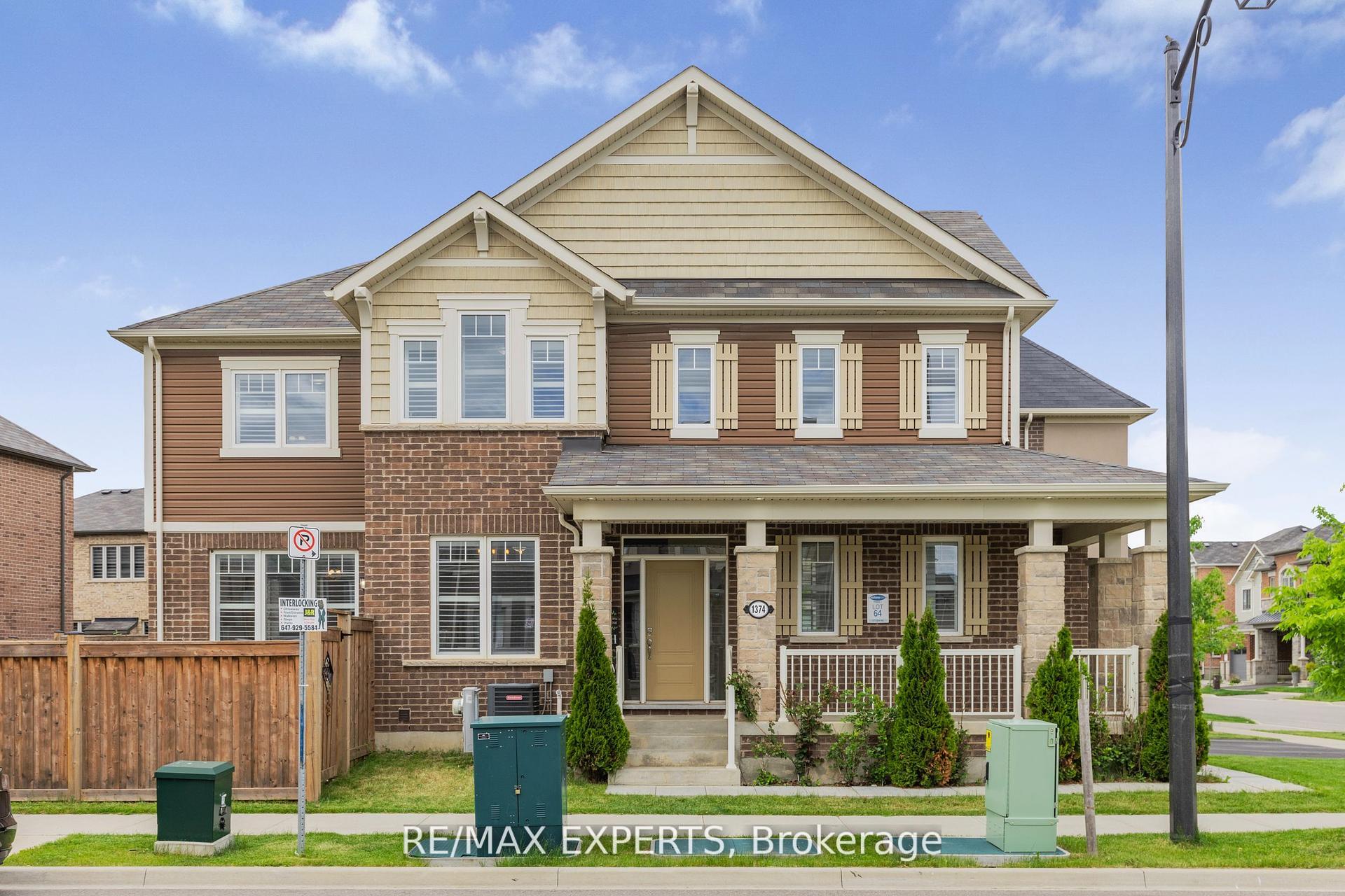 Photo 2 of 1374 Rose Way, Milton, Cobban — HOMEH