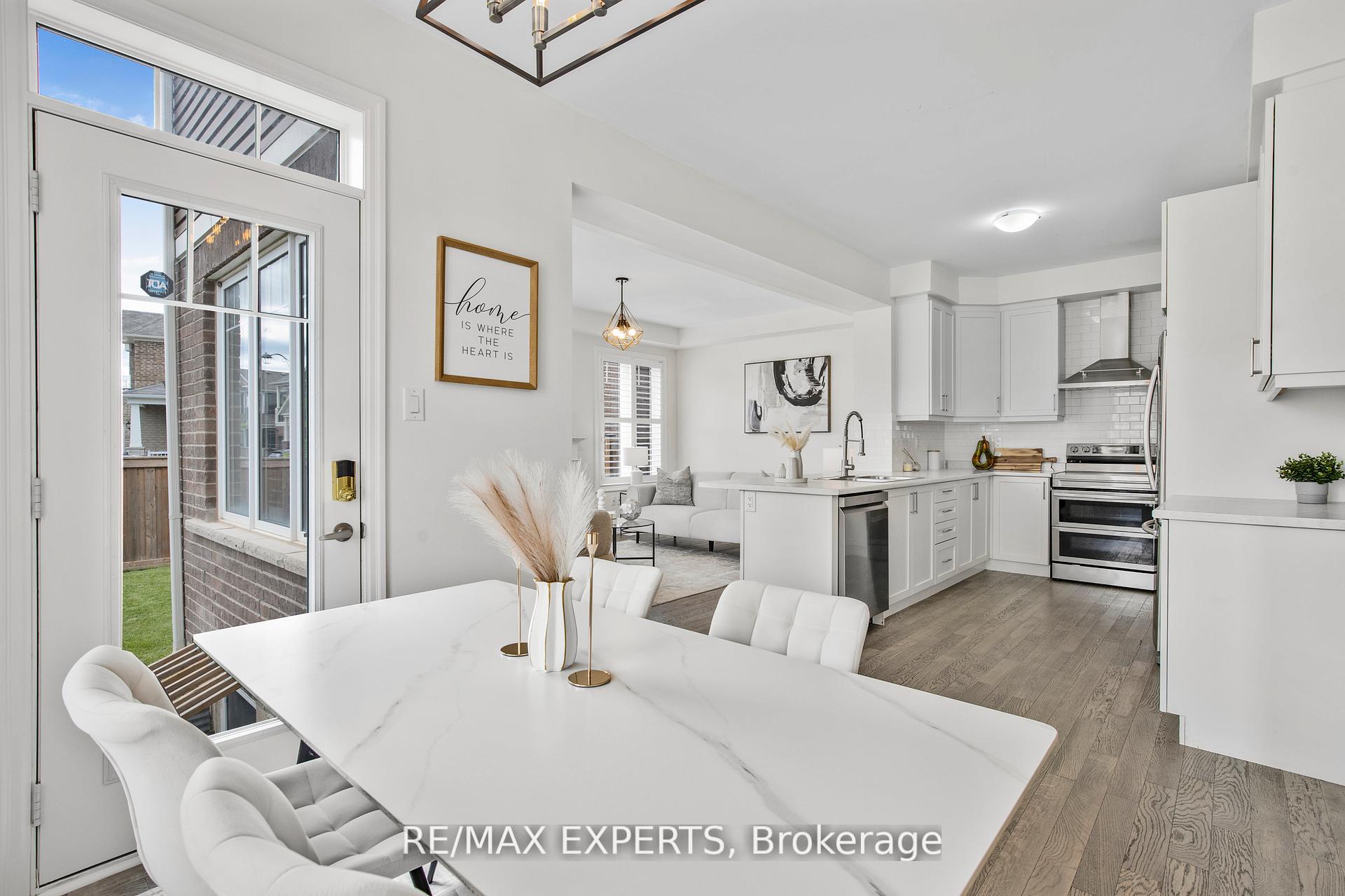 Photo 8 of 1374 Rose Way, Milton, Cobban — HOMEH