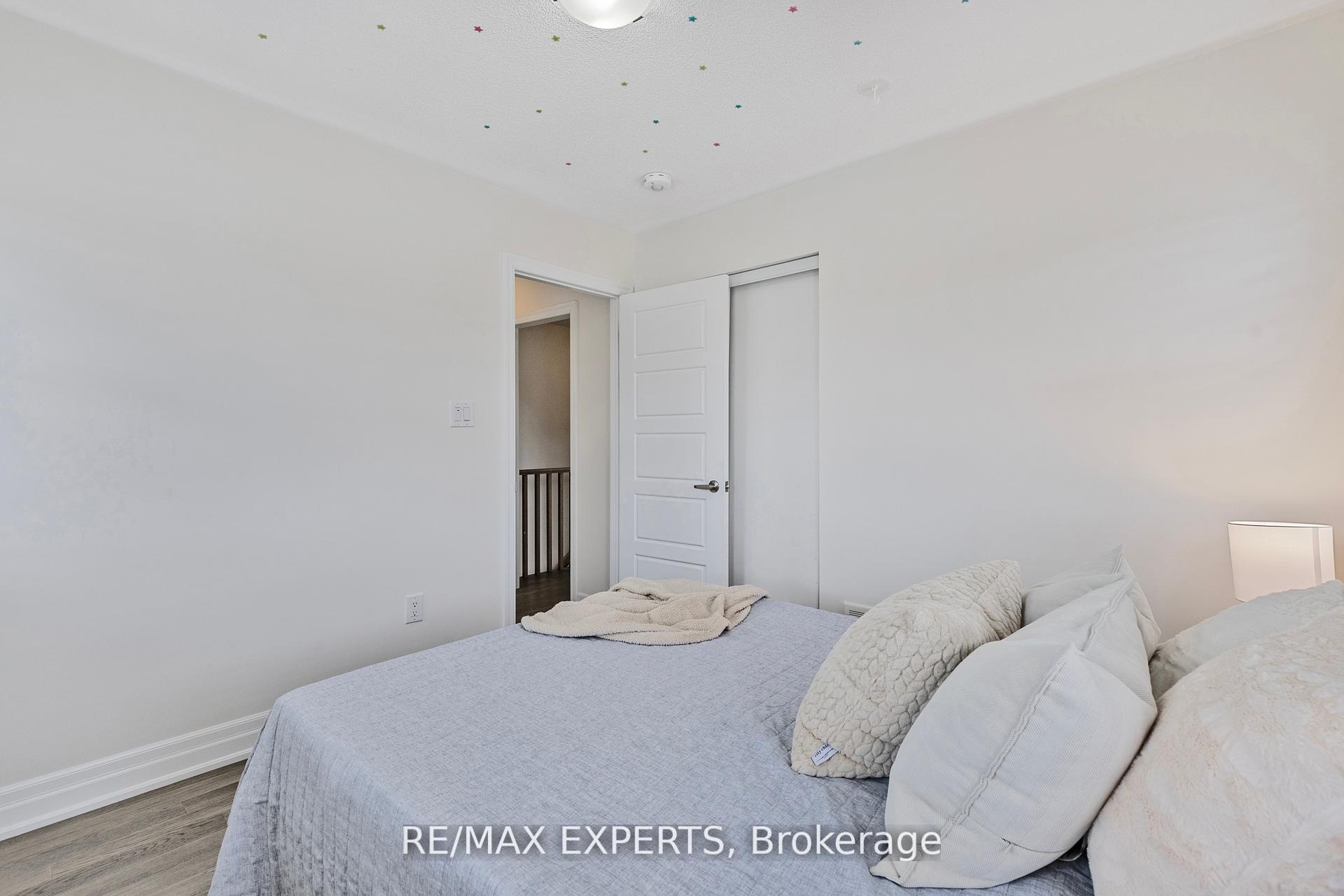 Photo 10 of 1374 Rose Way, Milton, Cobban — HOMEH
