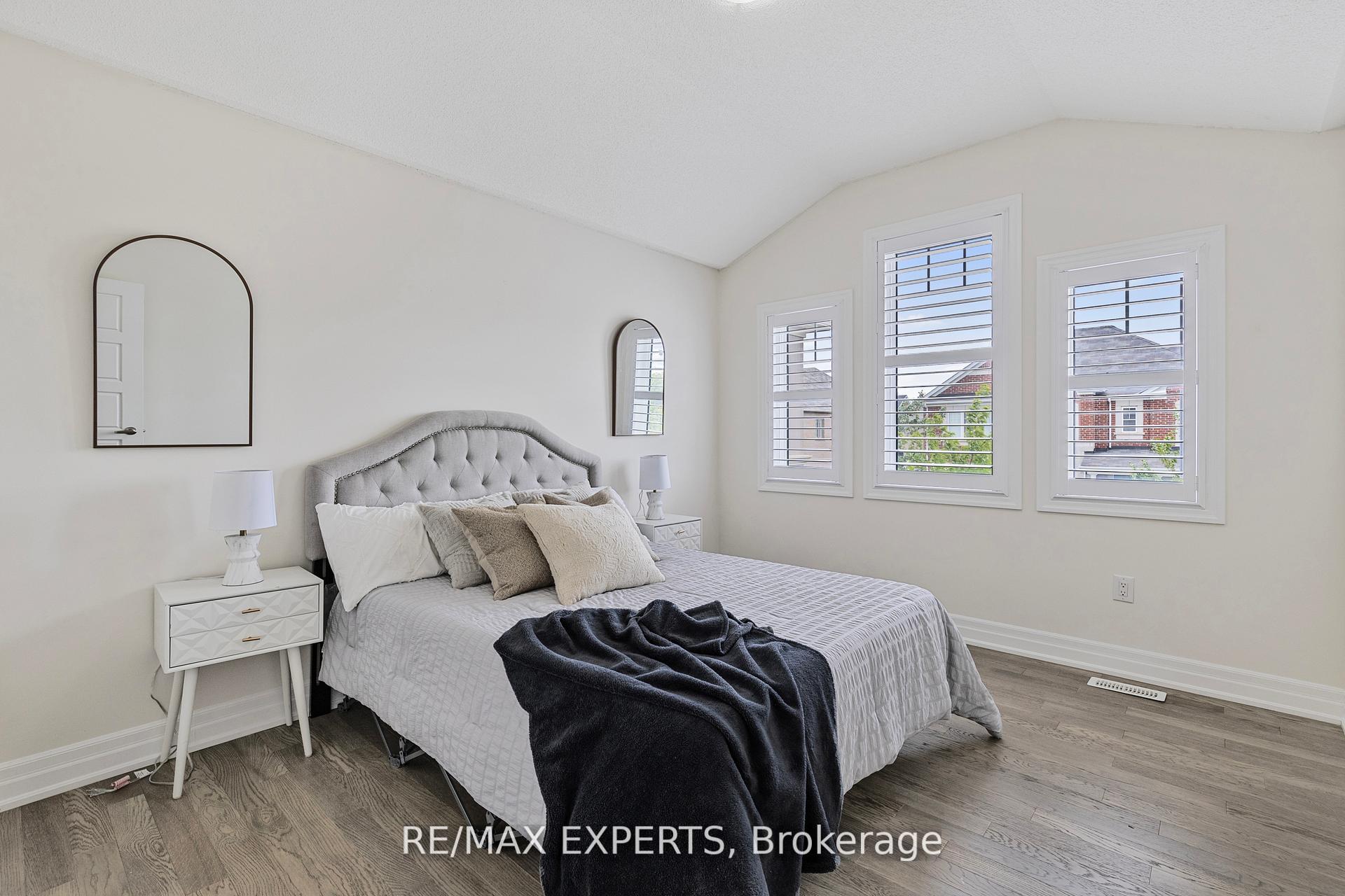 Photo 11 of 1374 Rose Way, Milton, Cobban — HOMEH