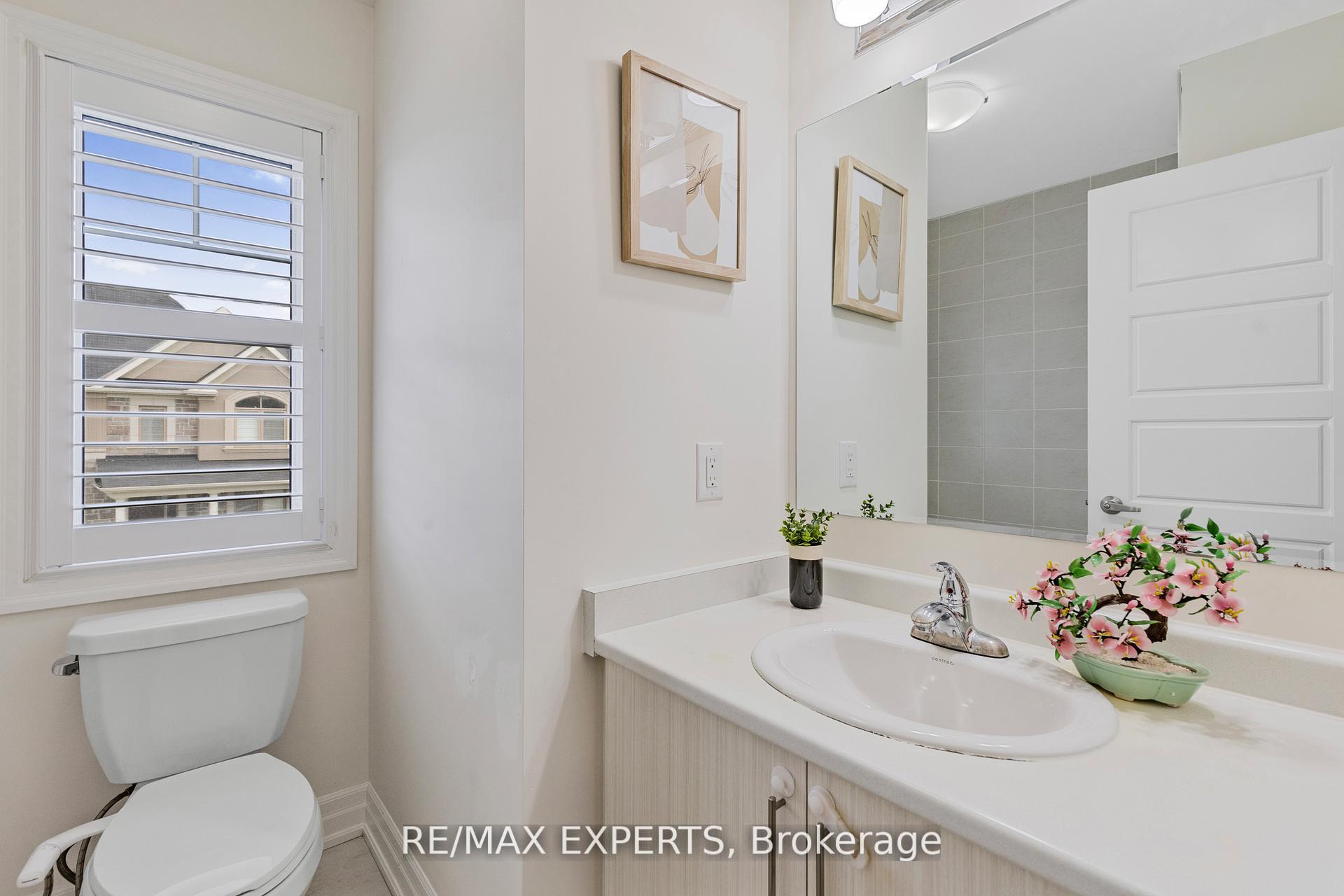 Photo 13 of 1374 Rose Way, Milton, Cobban — HOMEH