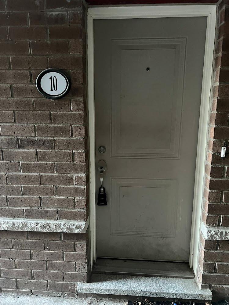 Photo 4 of Unit 10, 5 Villa Ada Drive, Markham, Box Grove — HOMEH