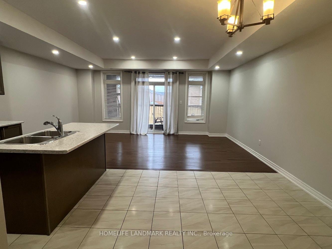 Photo 7 of Unit 10, 5 Villa Ada Drive, Markham, Box Grove — HOMEH