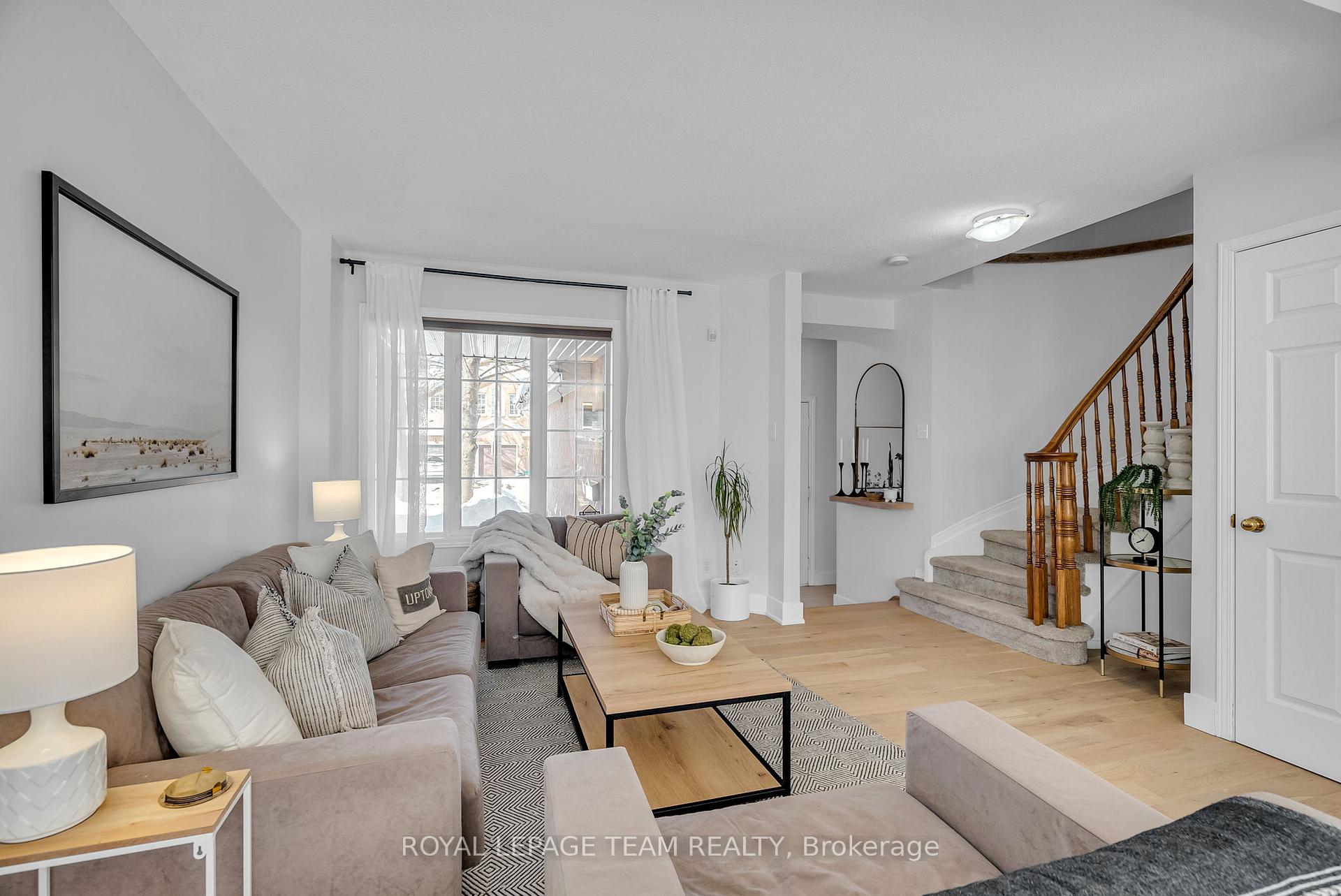 Photo 5 of 13 Cohen Avenue, Ottawa, Kanata - Katimavik — HOMEH