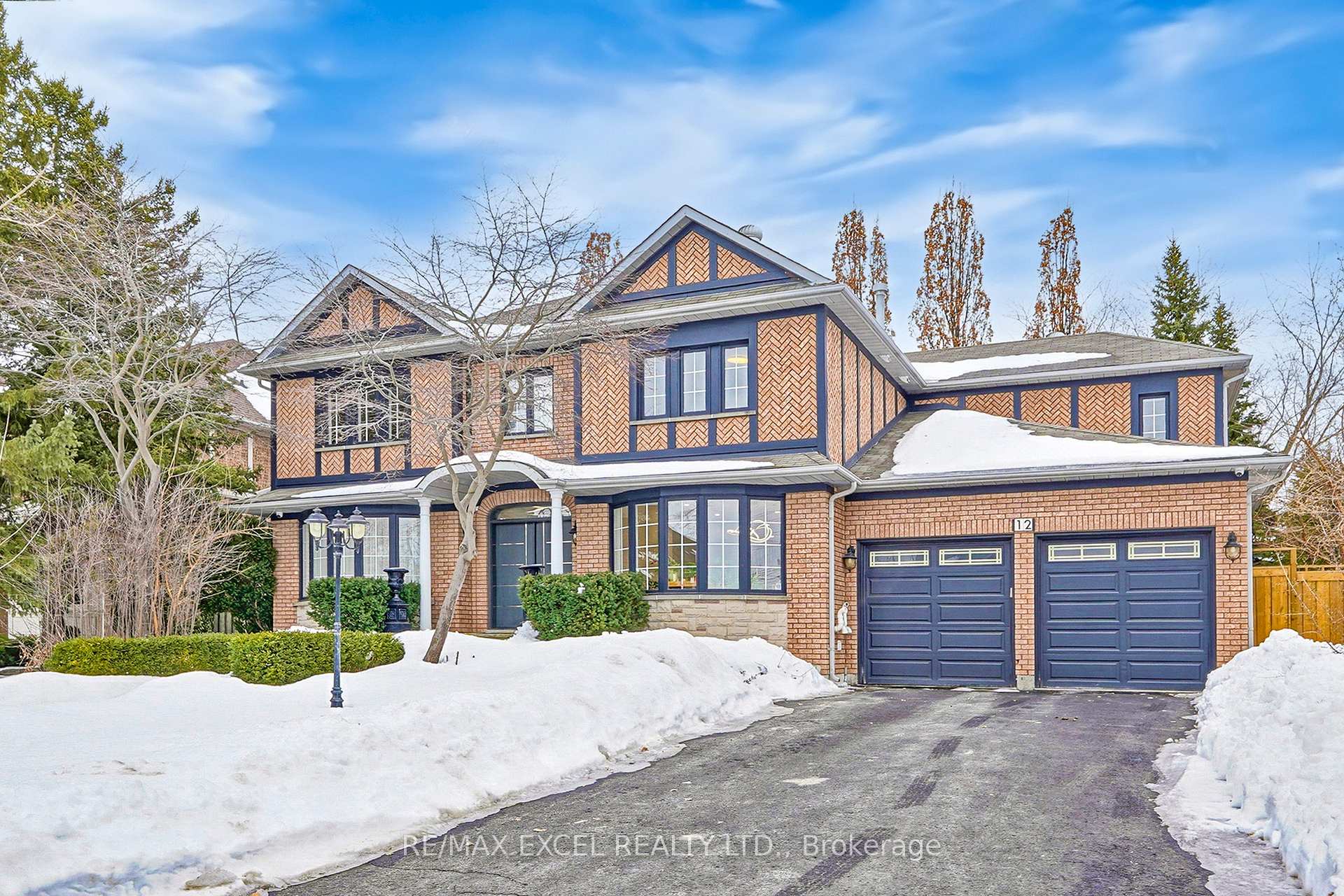 Photo 2 of 12 Moses Crescent, Markham, Cachet — HOMEH