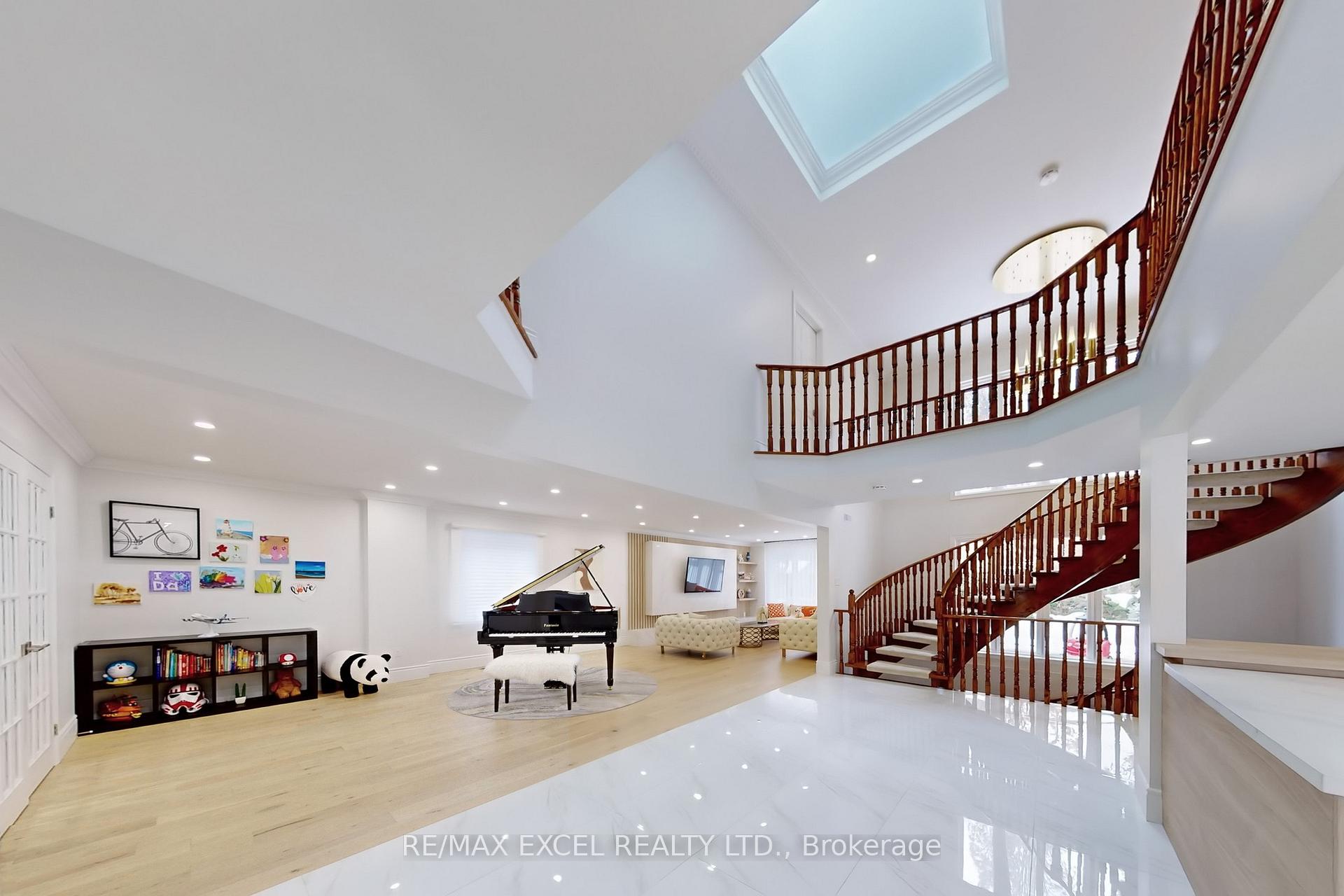 Photo 6 of 12 Moses Crescent, Markham, Cachet — HOMEH