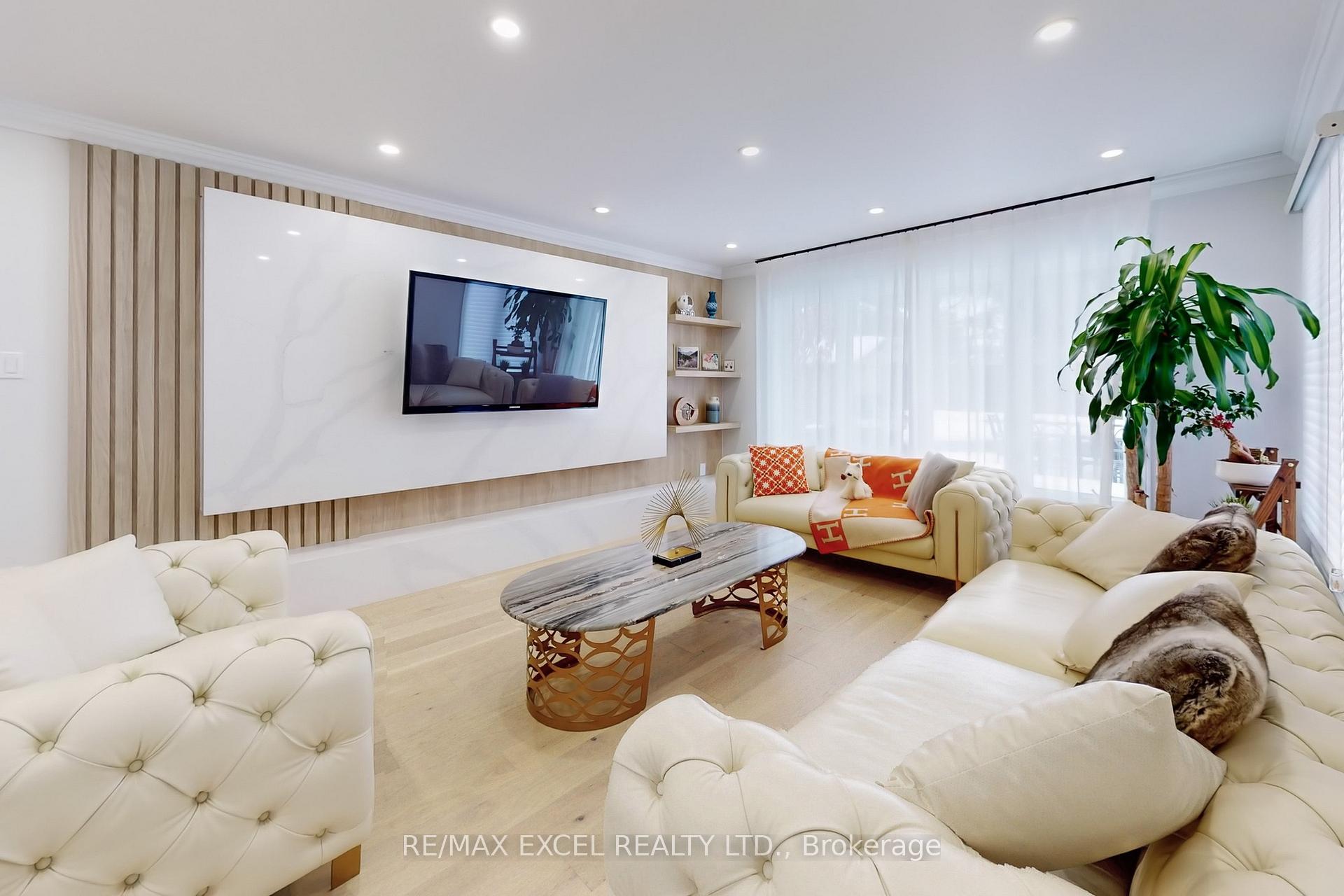 Photo 10 of 12 Moses Crescent, Markham, Cachet — HOMEH
