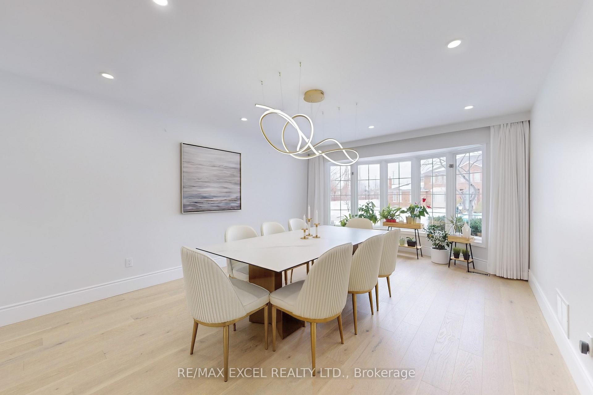 Photo 11 of 12 Moses Crescent, Markham, Cachet — HOMEH