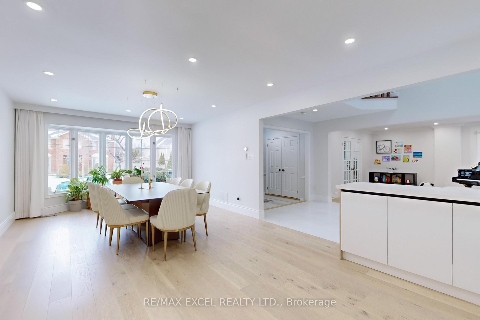 Photo 13 of 12 Moses Crescent, Markham, Cachet — HOMEH
