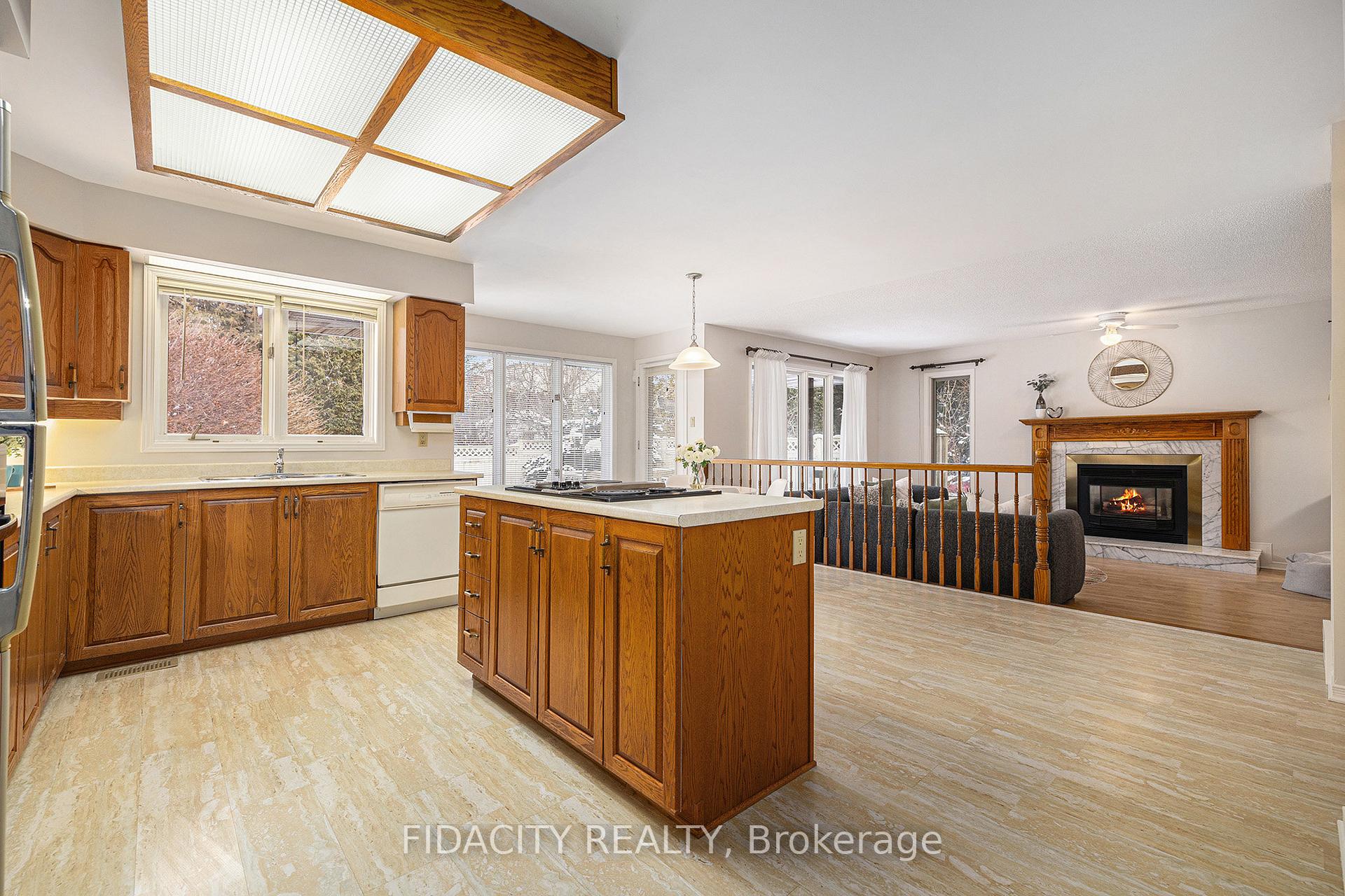 Photo 7 of 19 Maple Grove Road, Ottawa, Kanata - Katimavik — HOMEH