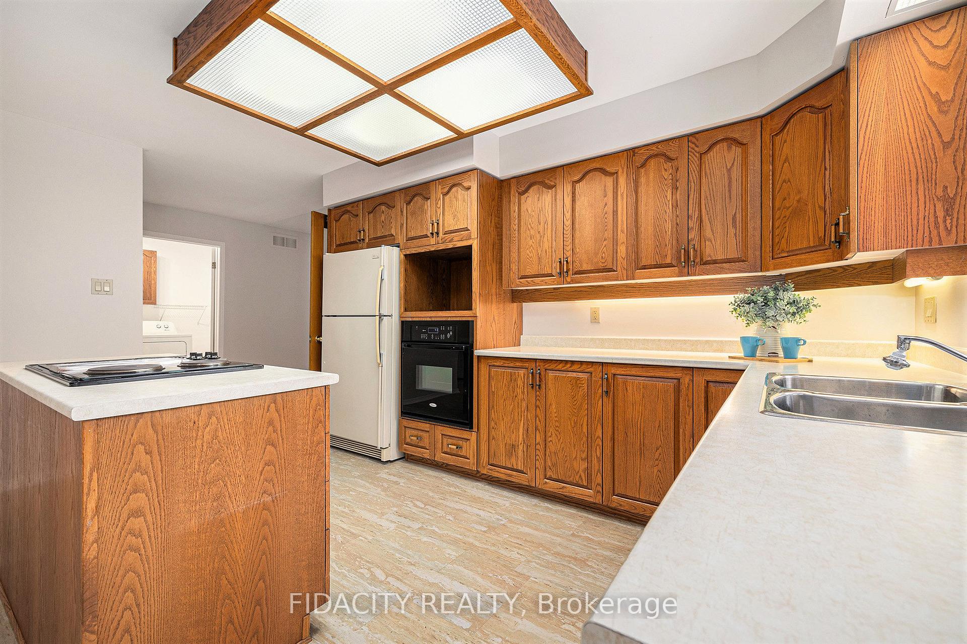 Photo 9 of 19 Maple Grove Road, Ottawa, Kanata - Katimavik — HOMEH