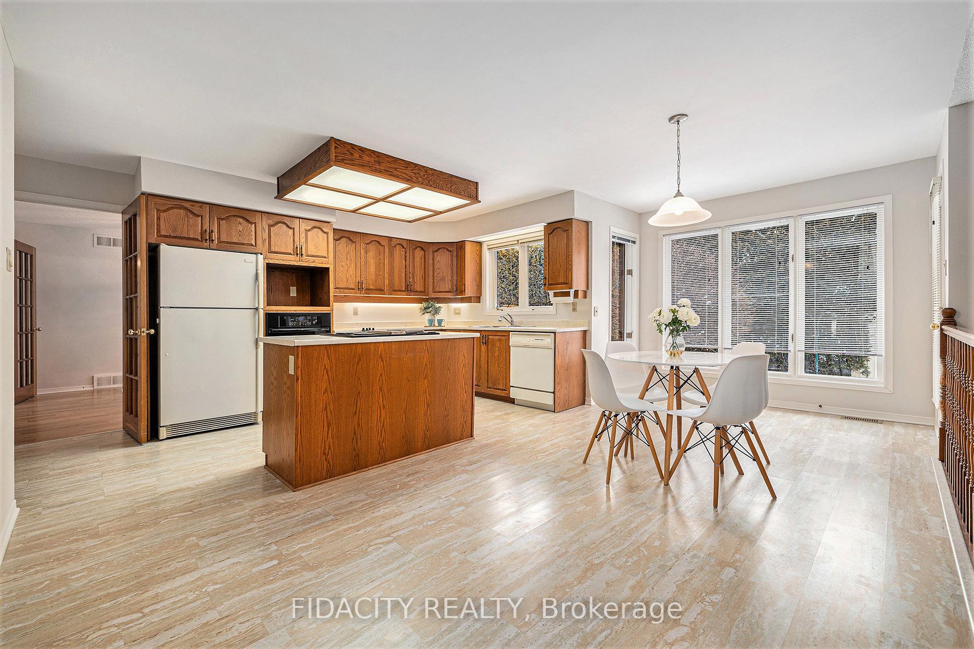 Photo 10 of 19 Maple Grove Road, Ottawa, Kanata - Katimavik — HOMEH