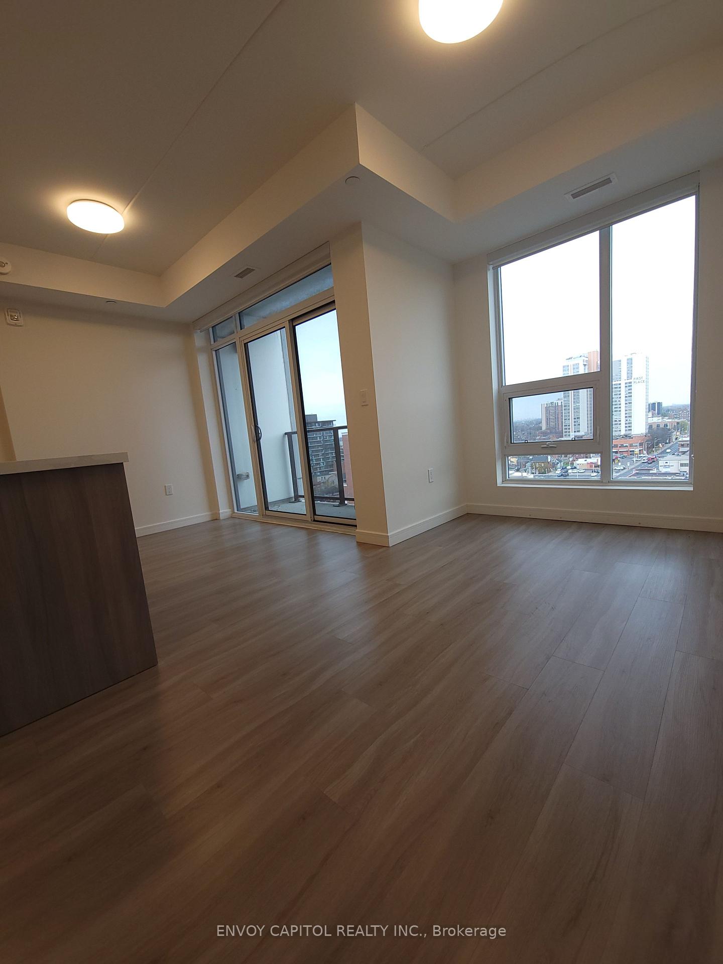 Photo 5 of Unit 1602, 49 Walnut Street S, Hamilton, Corktown — HOMEH