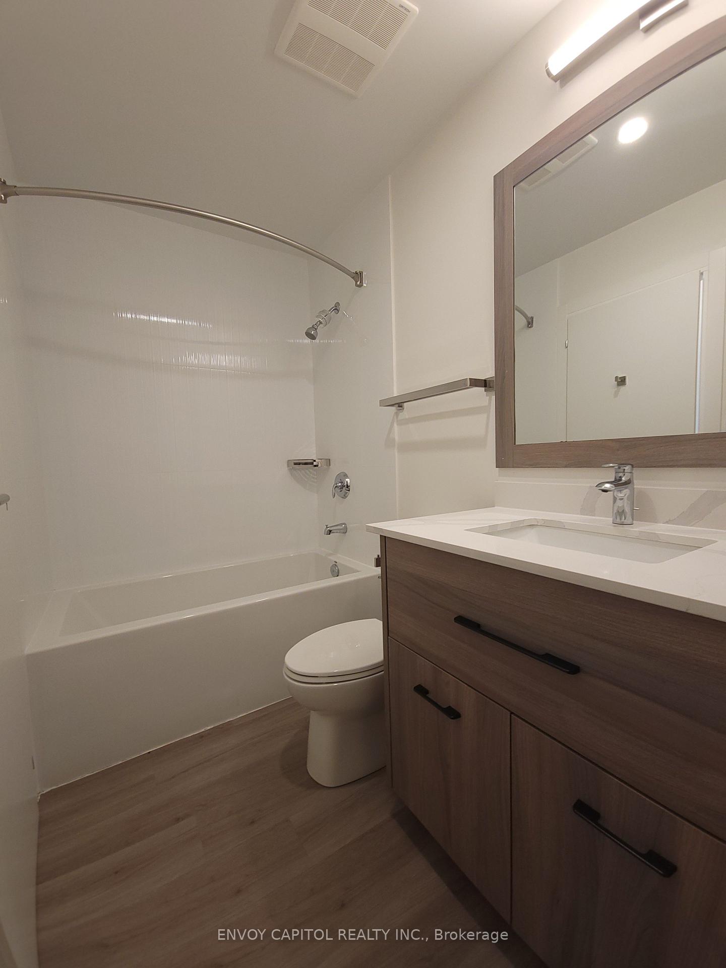 Photo 8 of Unit 1602, 49 Walnut Street S, Hamilton, Corktown — HOMEH