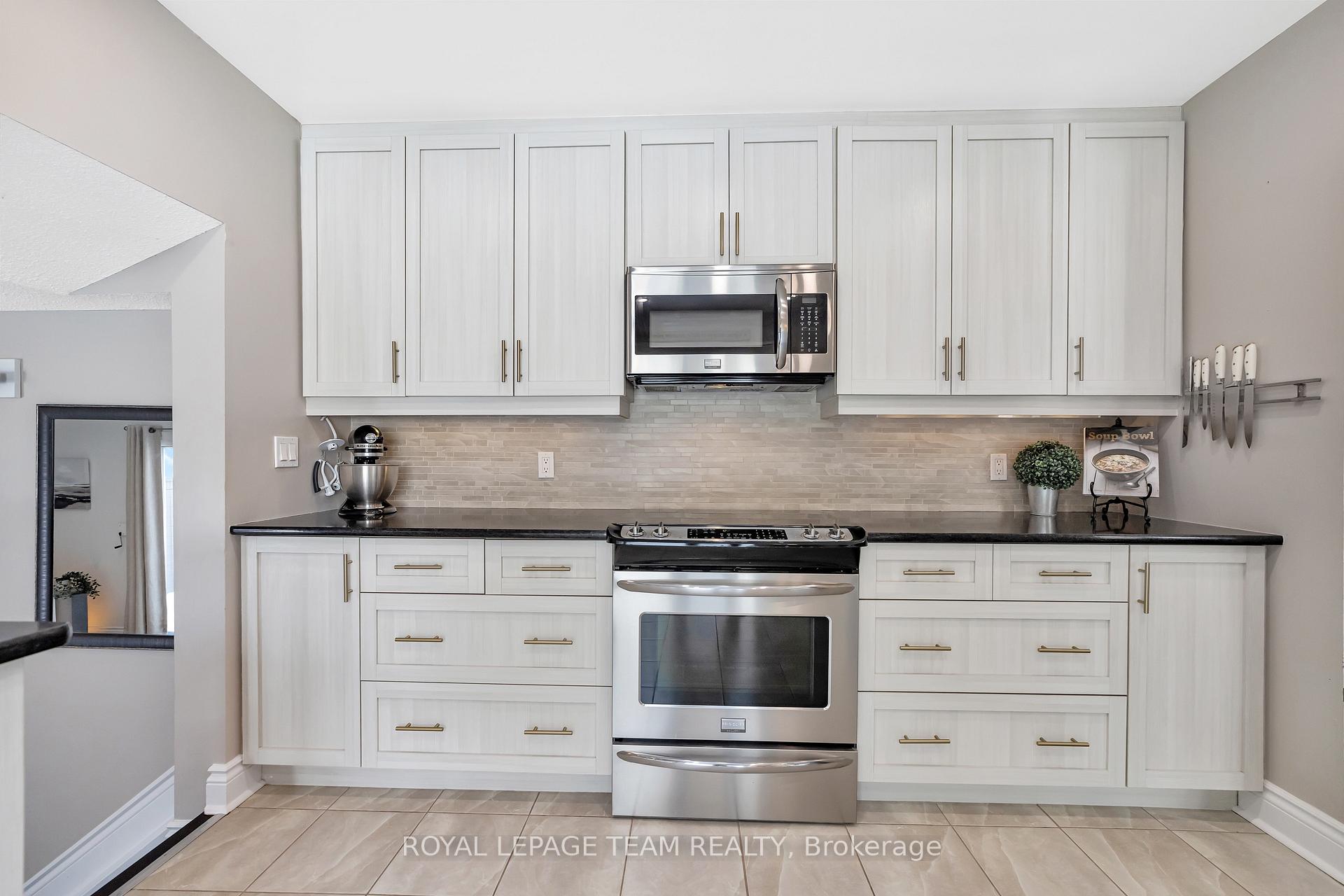 Photo 9 of 3 Trotting Way, Ottawa, Kanata - Bridlewood — HOMEH