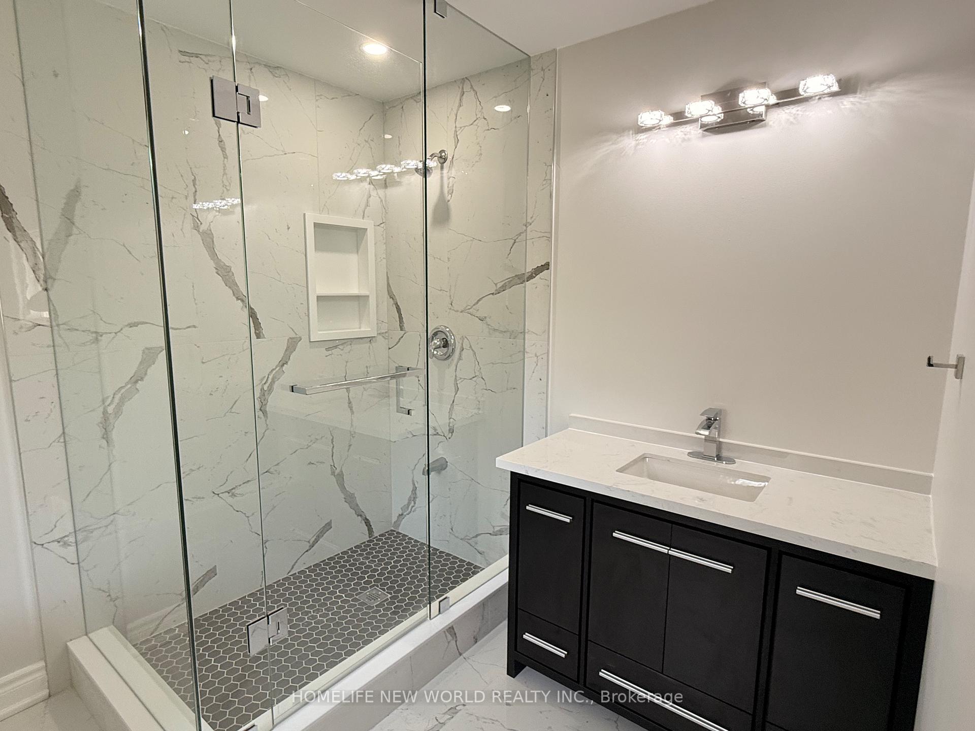 Photo 5 of 43 Houndsbrook Crescent E, Markham, Markville — HOMEH