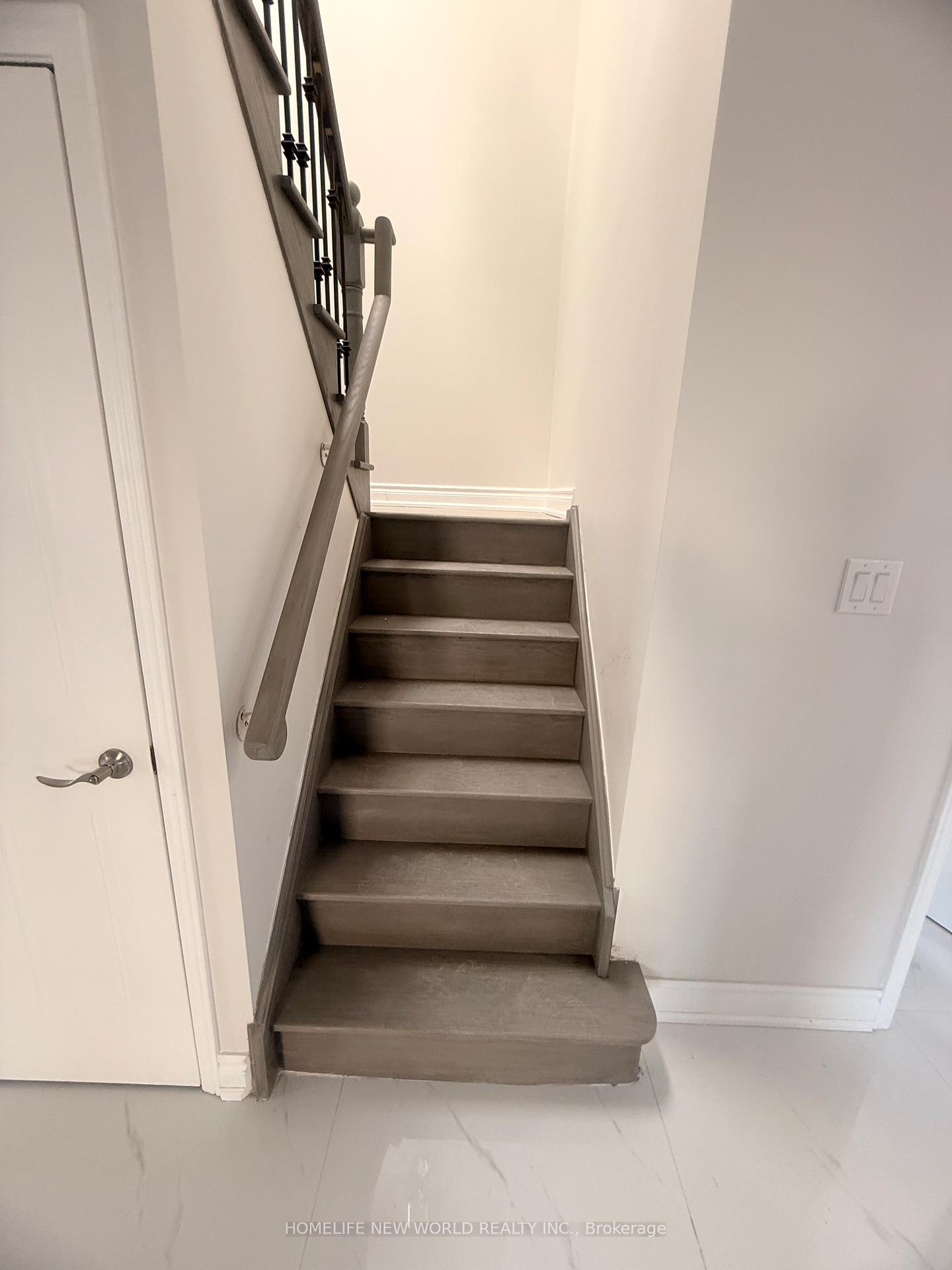 Photo 15 of 43 Houndsbrook Crescent E, Markham, Markville — HOMEH