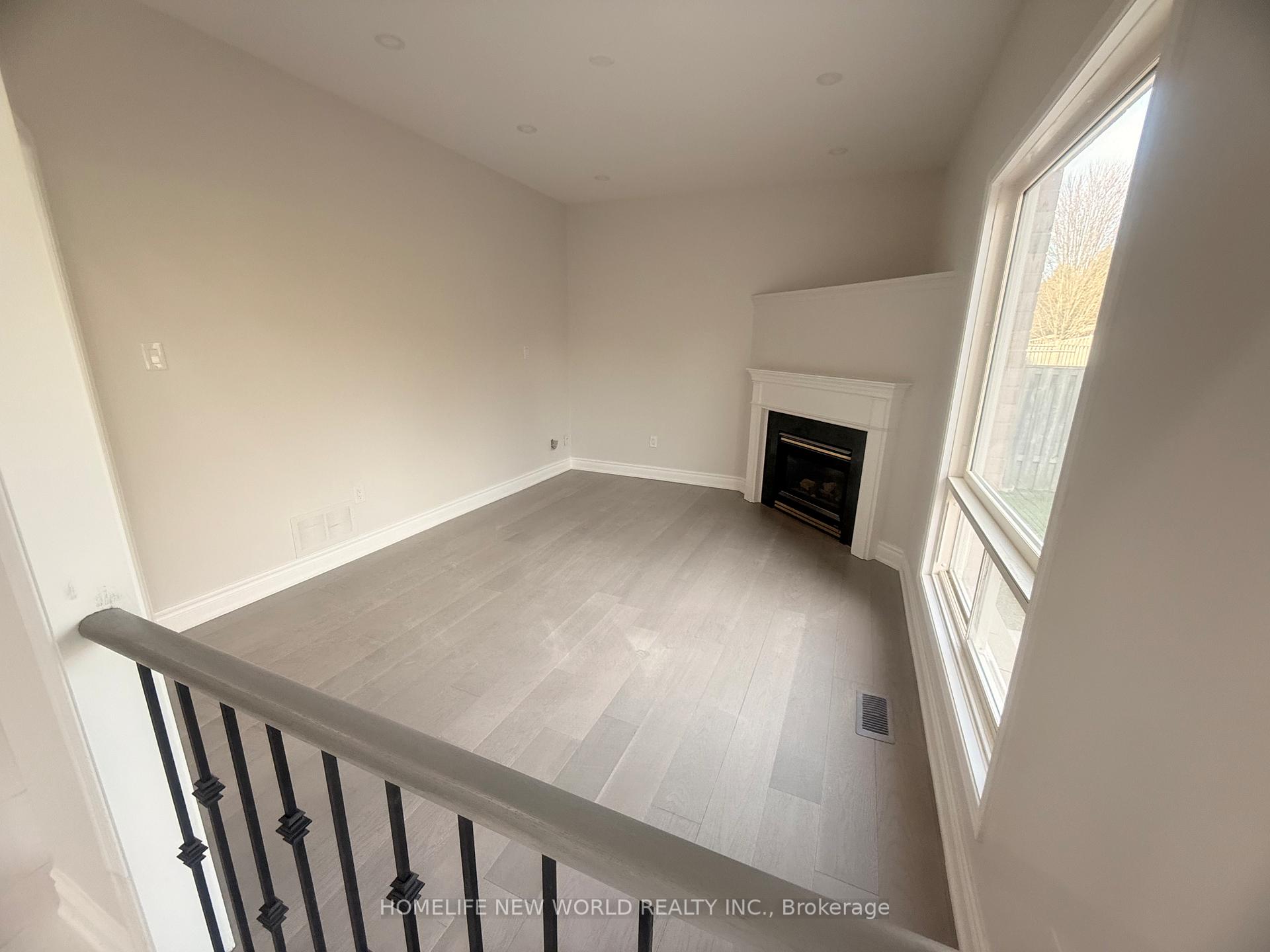 Photo 17 of 43 Houndsbrook Crescent E, Markham, Markville — HOMEH