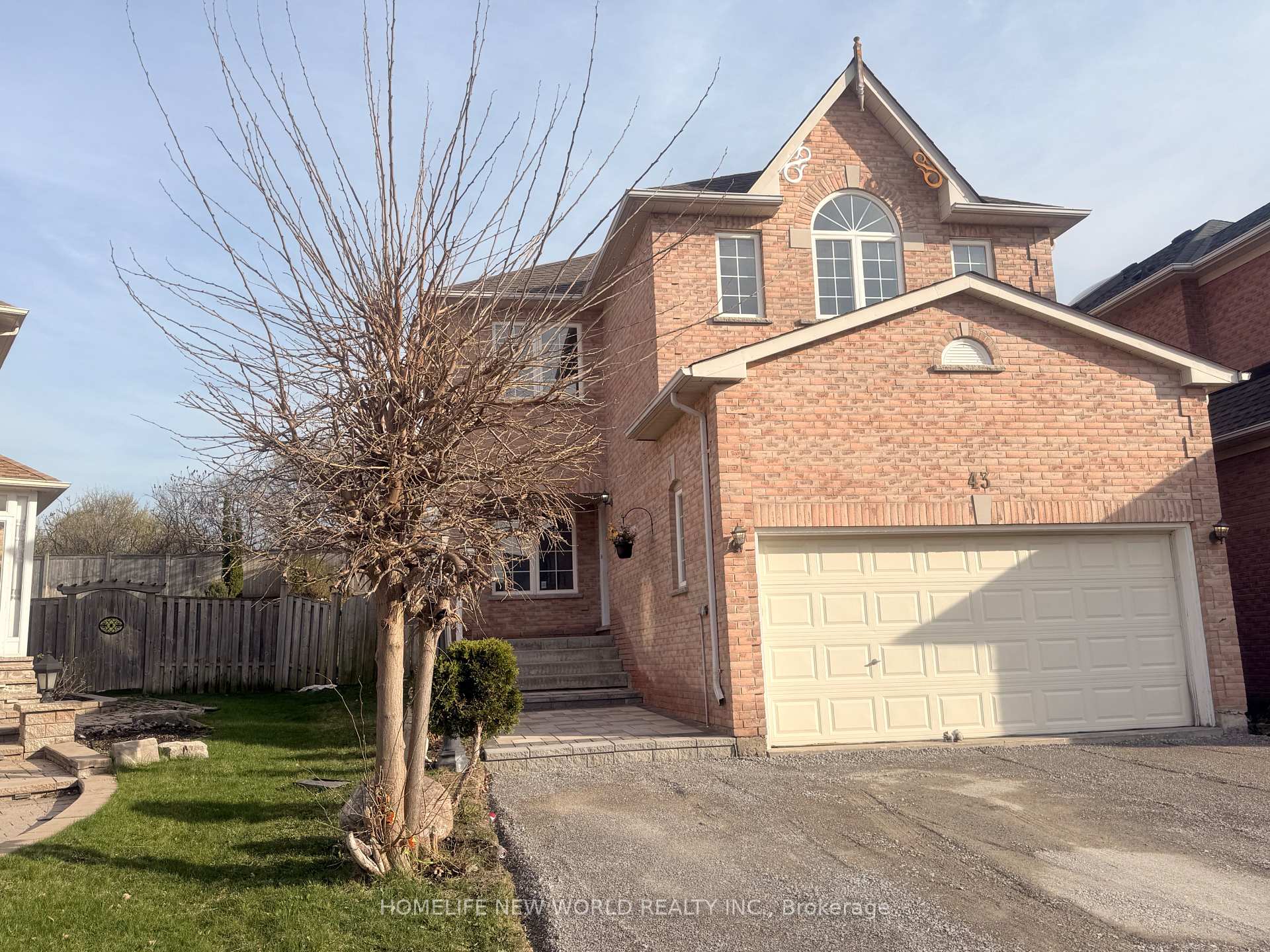 Photo 23 of 43 Houndsbrook Crescent E, Markham, Markville — HOMEH
