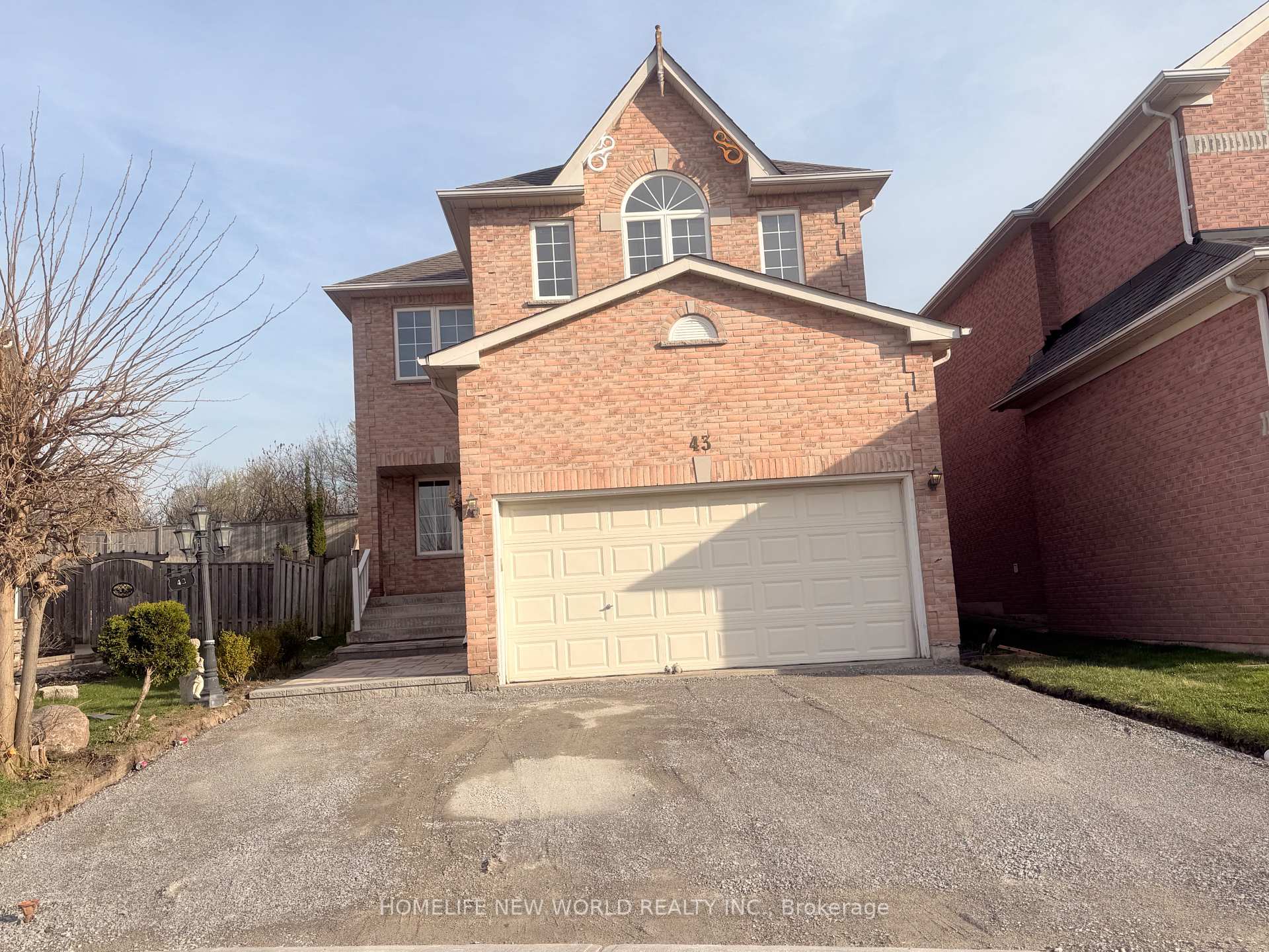 Photo 24 of 43 Houndsbrook Crescent E, Markham, Markville — HOMEH