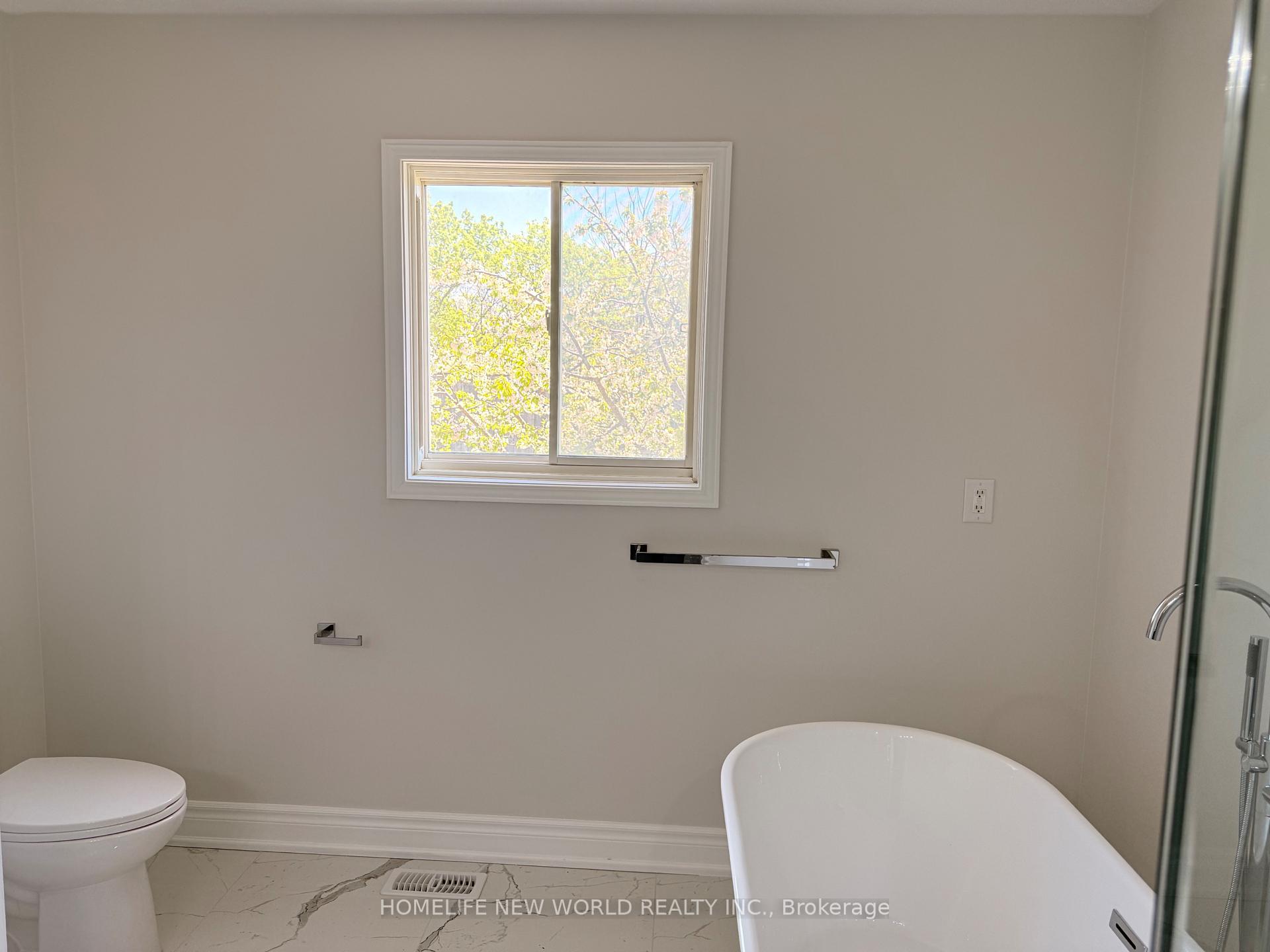 Photo 27 of 43 Houndsbrook Crescent E, Markham, Markville — HOMEH