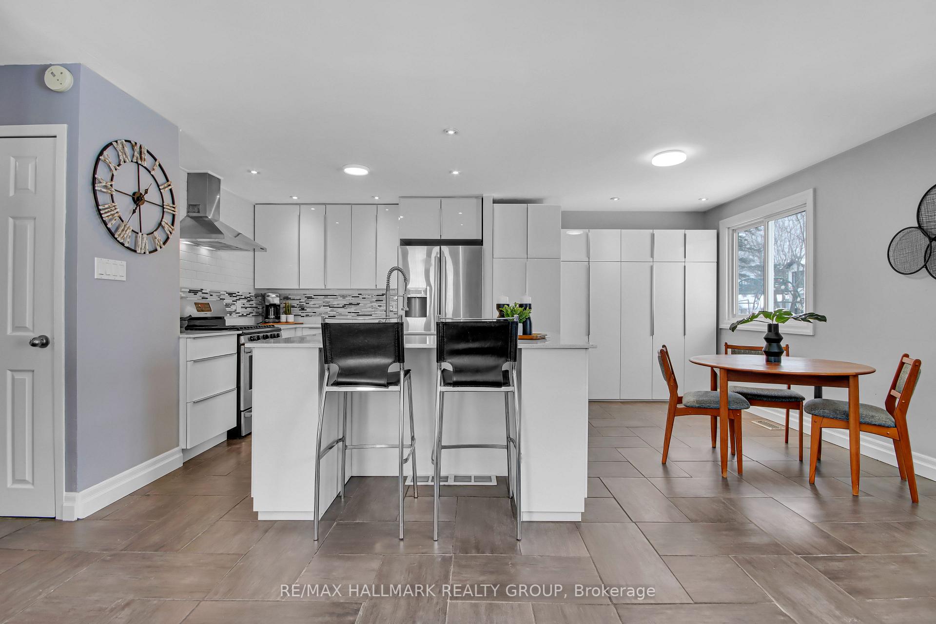 Photo 4 of 142 Rothesay Drive, Ottawa, Kanata - Glencairn/Hazeldean — HOMEH