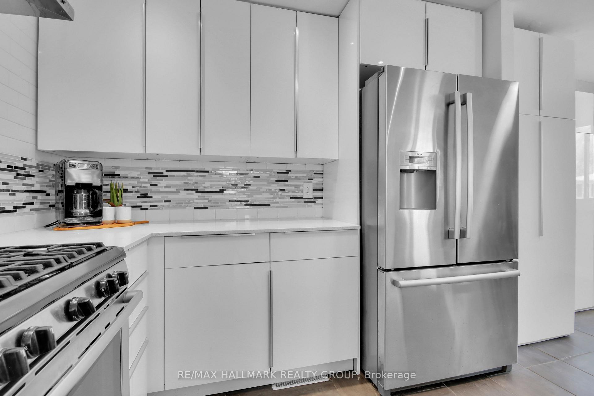 Photo 10 of 142 Rothesay Drive, Ottawa, Kanata - Glencairn/Hazeldean — HOMEH