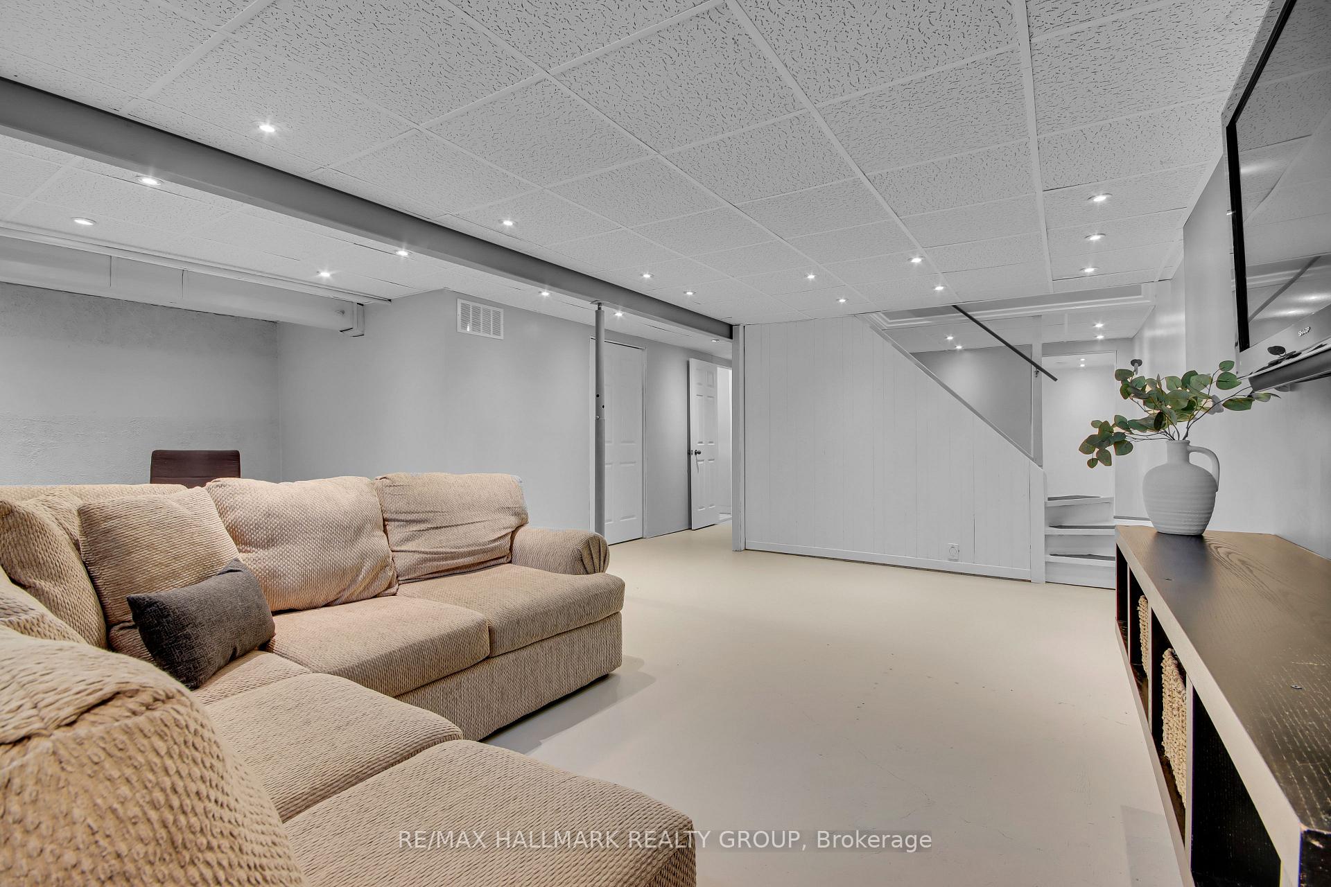 Photo 34 of 142 Rothesay Drive, Ottawa, Kanata - Glencairn/Hazeldean — HOMEH