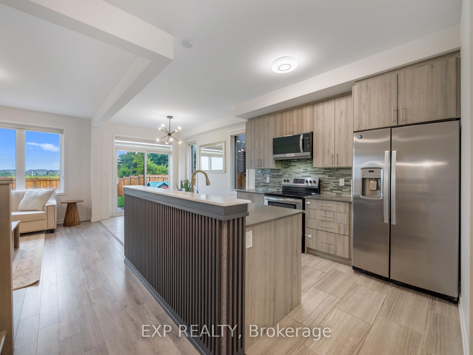 Photo 10 of 1476 Rose Way, Milton, Cobban — HOMEH