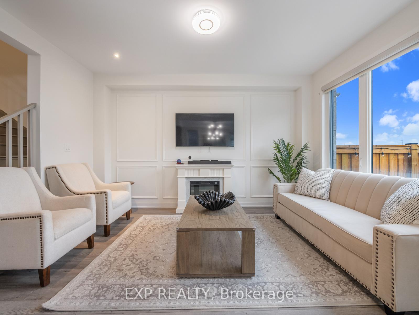 Photo 12 of 1476 Rose Way, Milton, Cobban — HOMEH