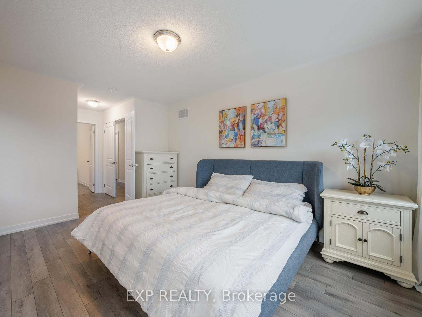 Photo 18 of 1476 Rose Way, Milton, Cobban — HOMEH