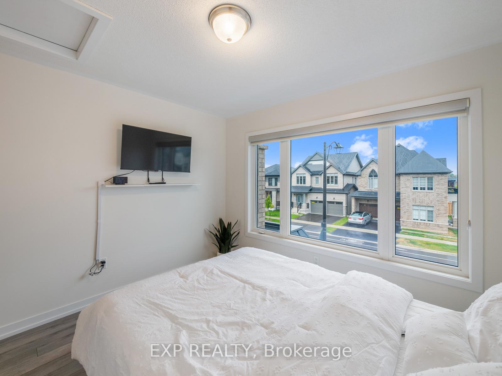 Photo 24 of 1476 Rose Way, Milton, Cobban — HOMEH