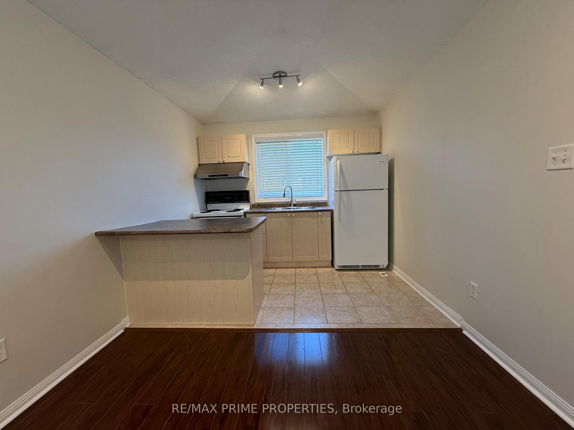 Photo 9 of Unit Coach, 46 Glendennan Avenue, Markham, Cornell — HOMEH