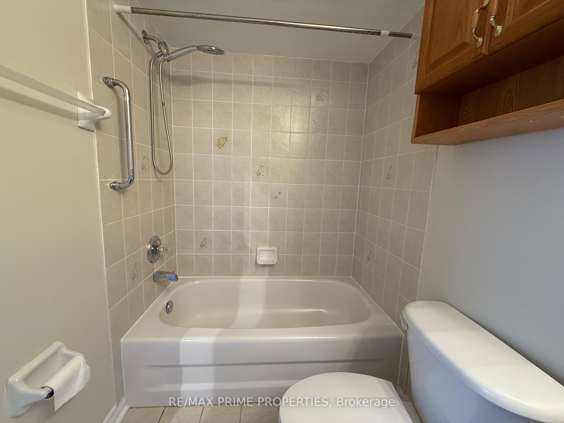 Photo 11 of Unit Coach, 46 Glendennan Avenue, Markham, Cornell — HOMEH