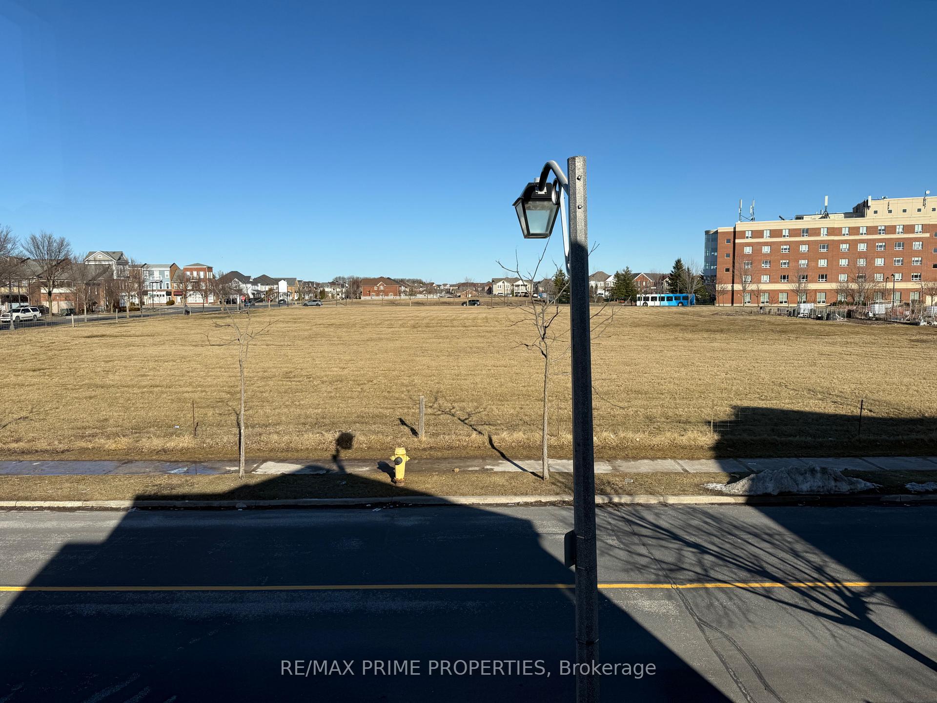 Photo 12 of Unit Coach, 46 Glendennan Avenue, Markham, Cornell — HOMEH
