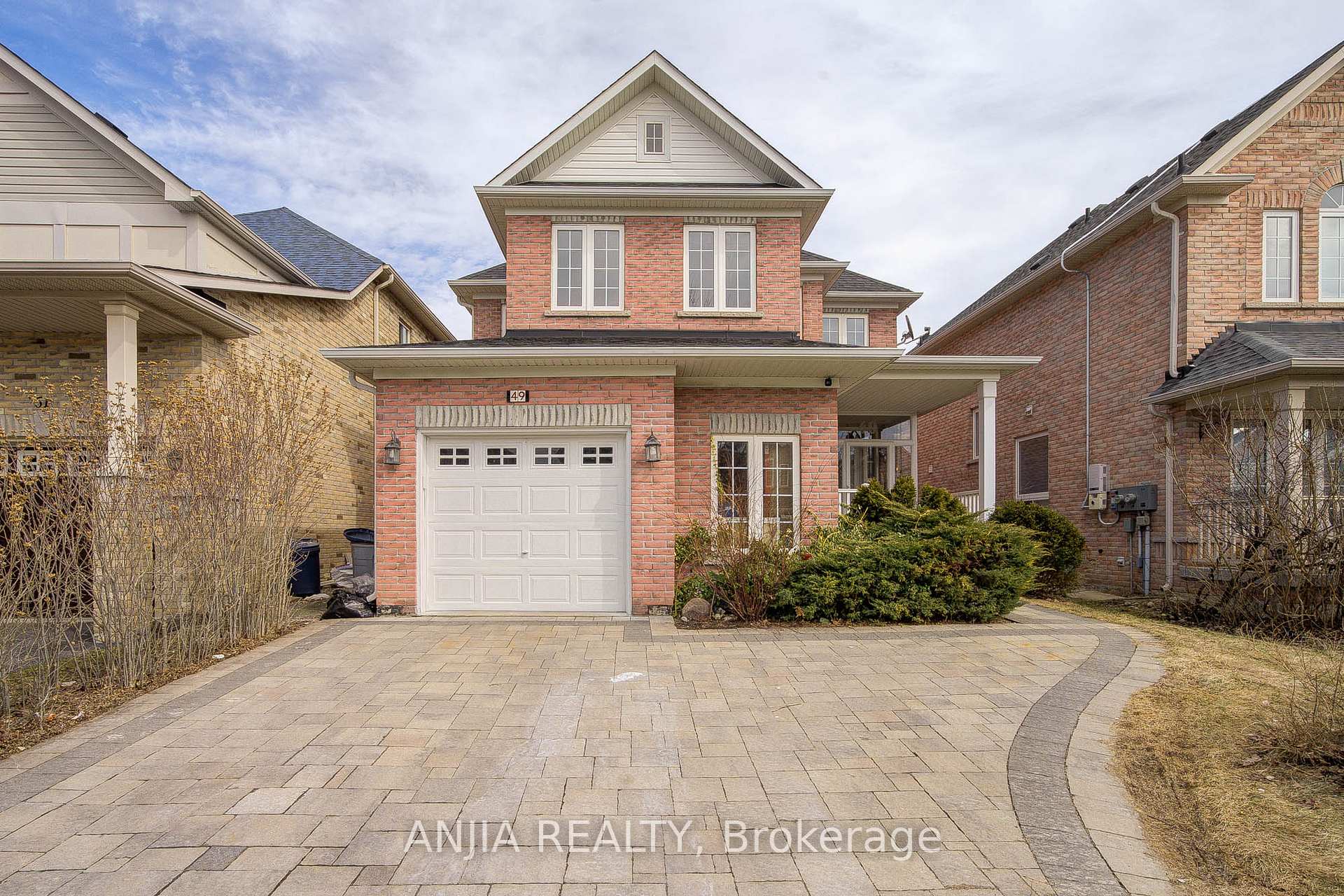 Photo 2 of 49 Kentley Street, Markham, Berczy — HOMEH