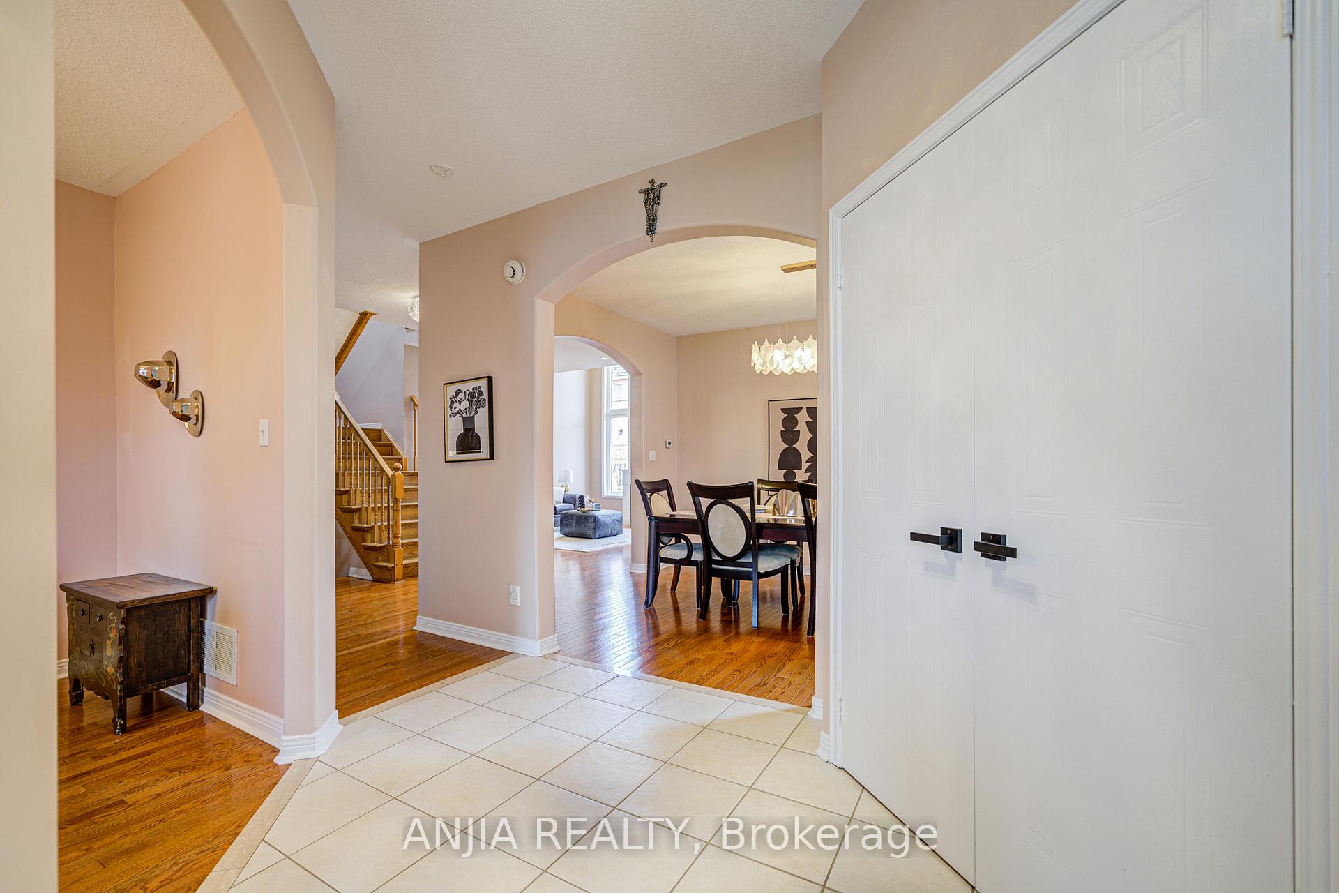Photo 6 of 49 Kentley Street, Markham, Berczy — HOMEH