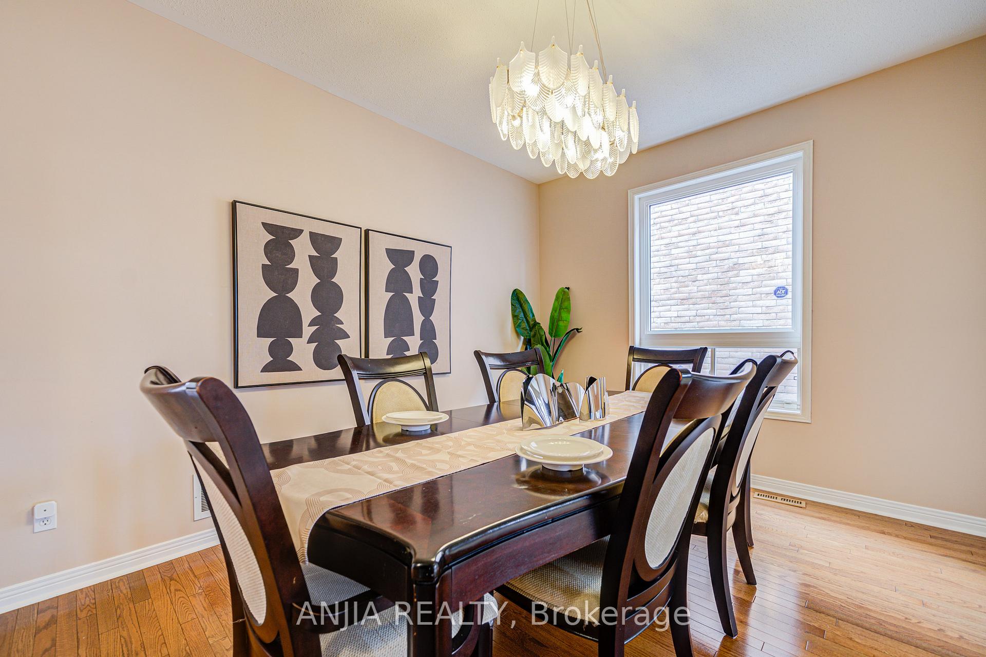 Photo 11 of 49 Kentley Street, Markham, Berczy — HOMEH