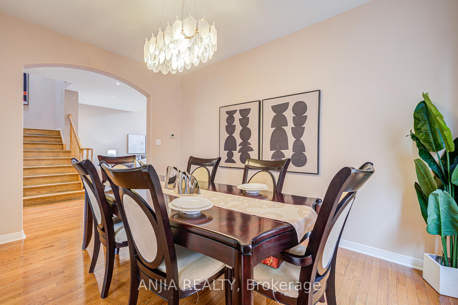 Photo 12 of 49 Kentley Street, Markham, Berczy — HOMEH
