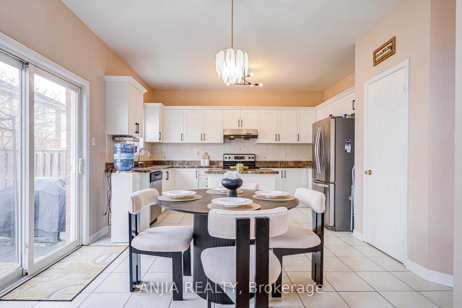 Photo 17 of 49 Kentley Street, Markham, Berczy — HOMEH