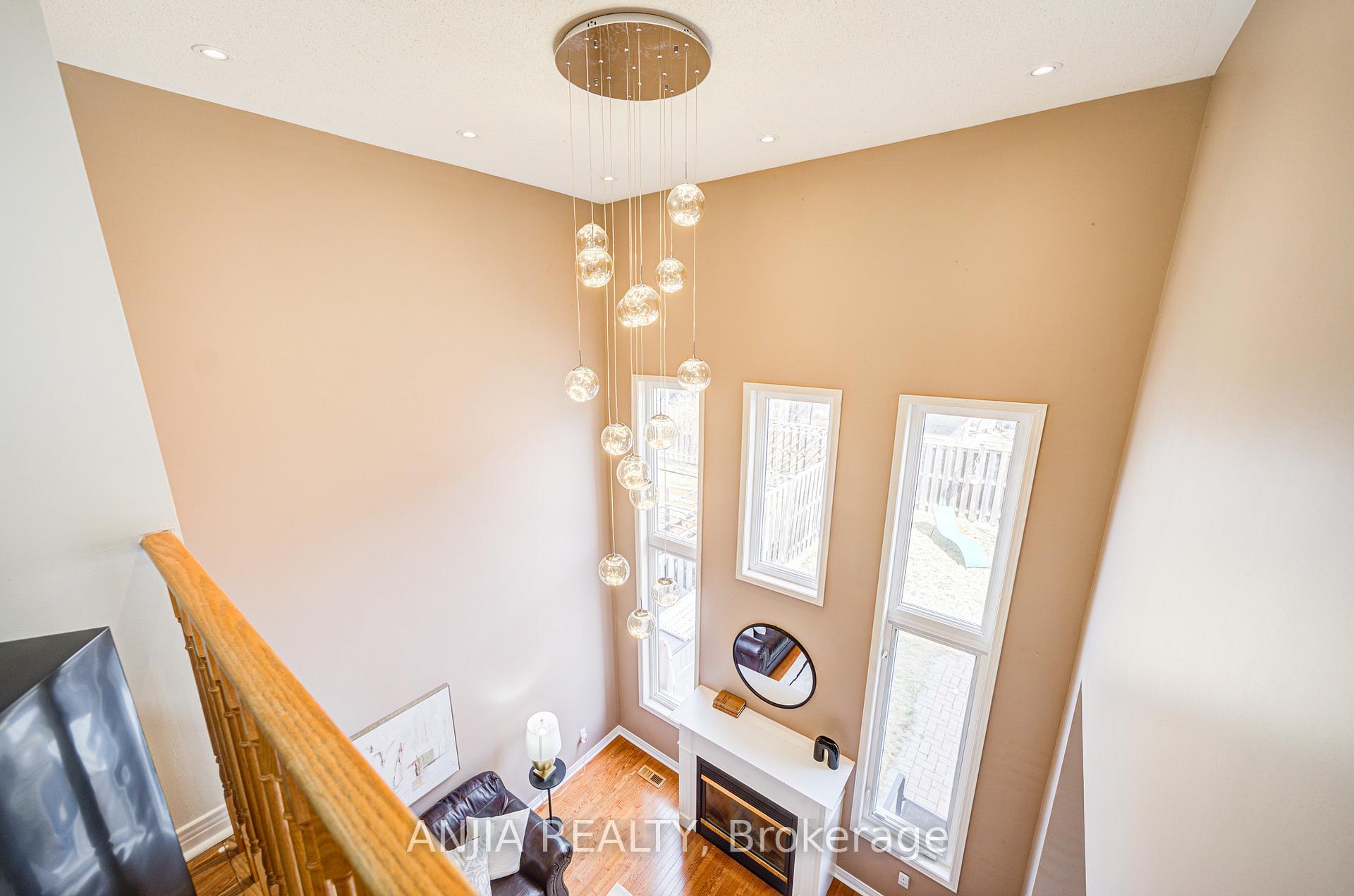 Photo 23 of 49 Kentley Street, Markham, Berczy — HOMEH