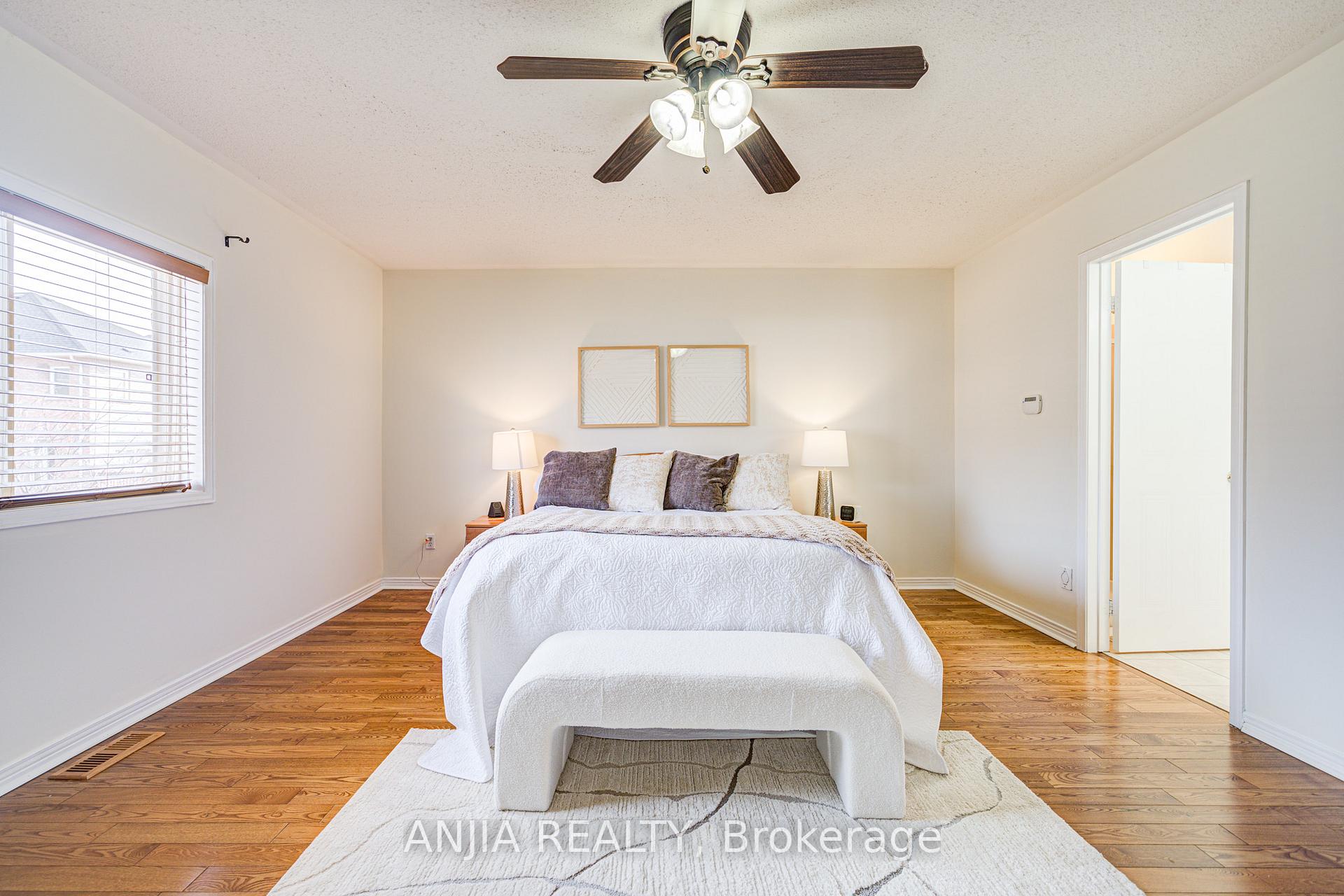 Photo 25 of 49 Kentley Street, Markham, Berczy — HOMEH