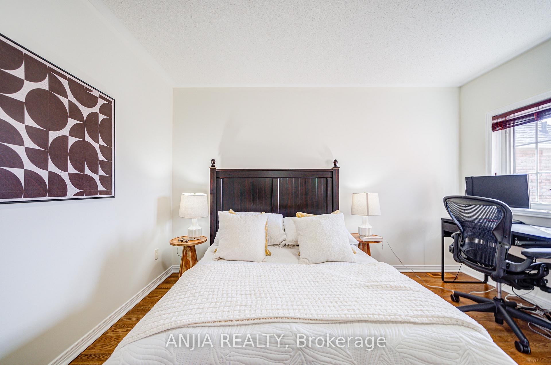 Photo 34 of 49 Kentley Street, Markham, Berczy — HOMEH