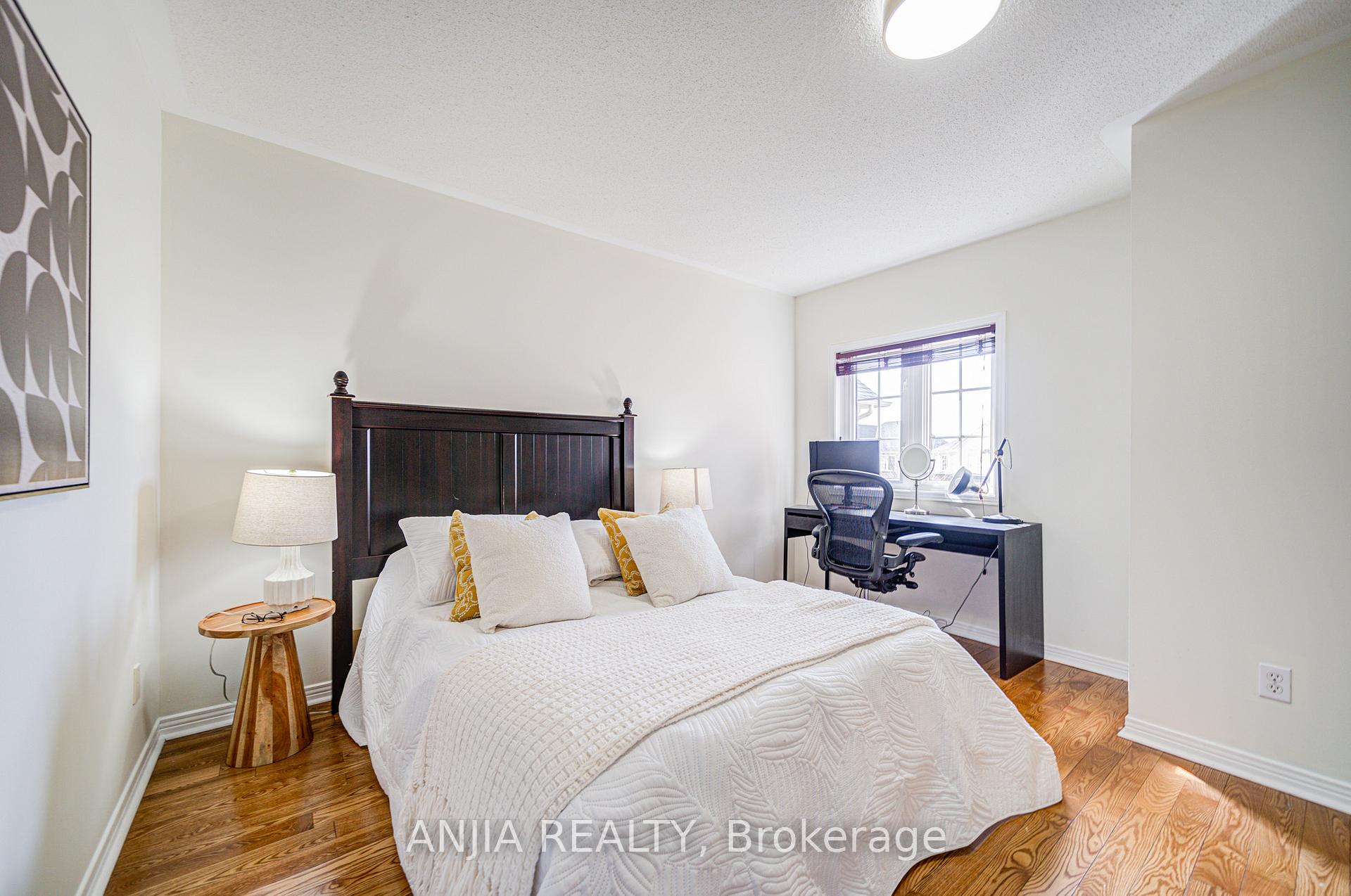 Photo 35 of 49 Kentley Street, Markham, Berczy — HOMEH