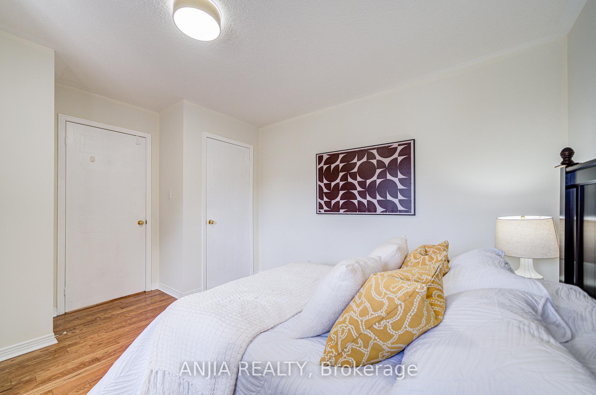Photo 36 of 49 Kentley Street, Markham, Berczy — HOMEH
