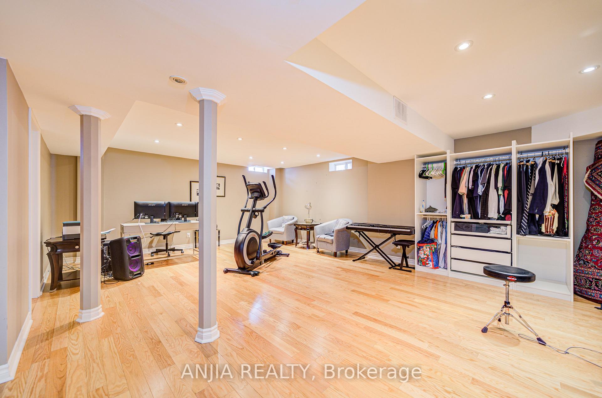 Photo 43 of 49 Kentley Street, Markham, Berczy — HOMEH