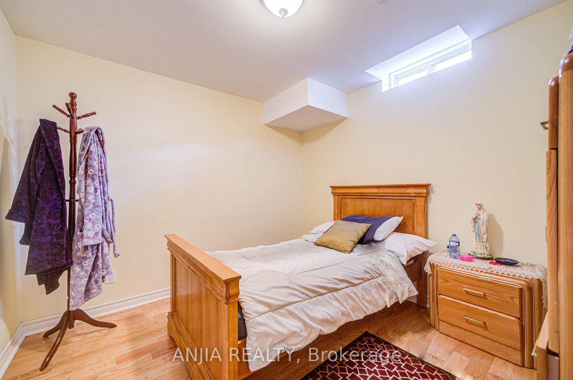 Photo 47 of 49 Kentley Street, Markham, Berczy — HOMEH