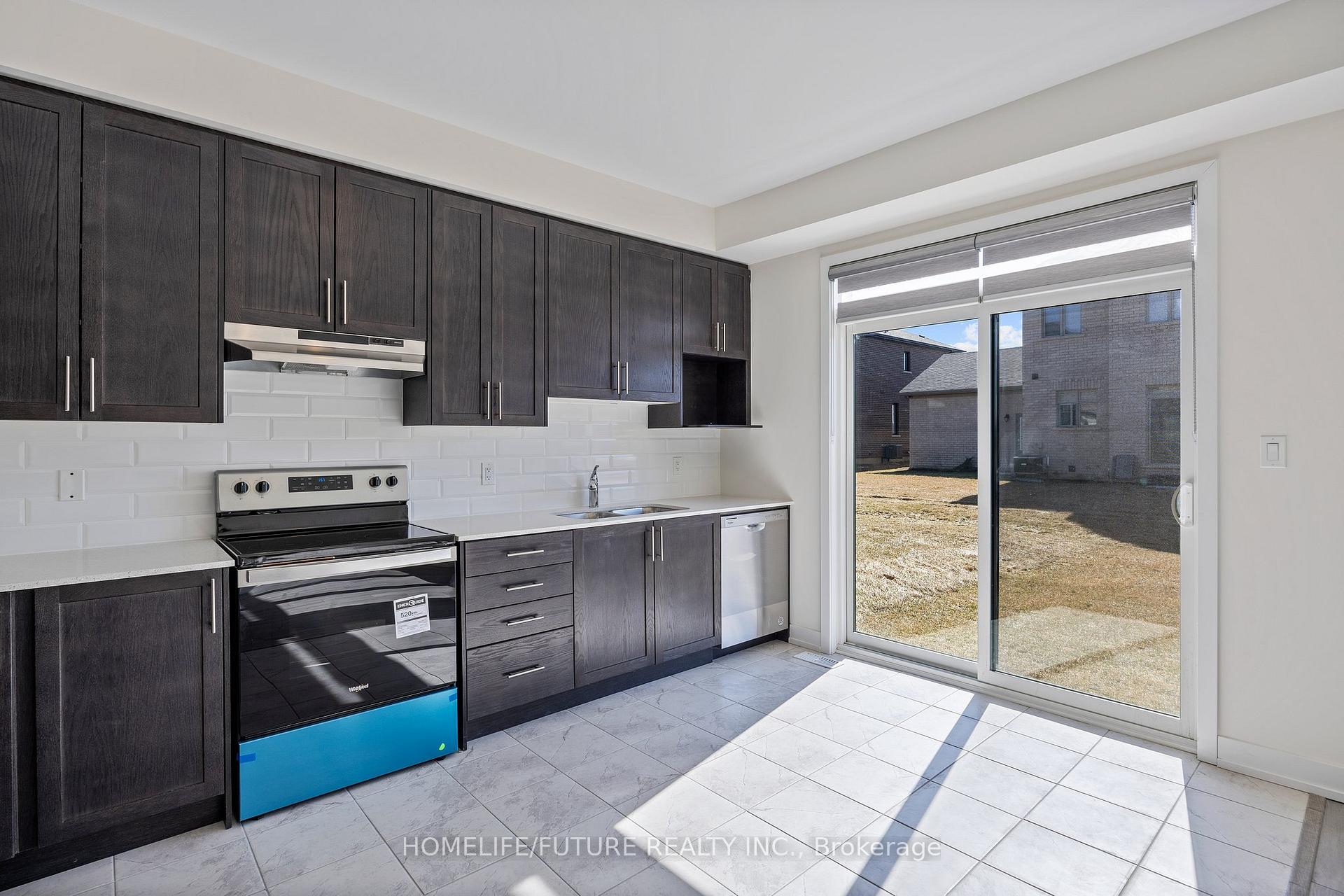 Photo 9 of 1540 Labine Point, Milton, Cobban — HOMEH